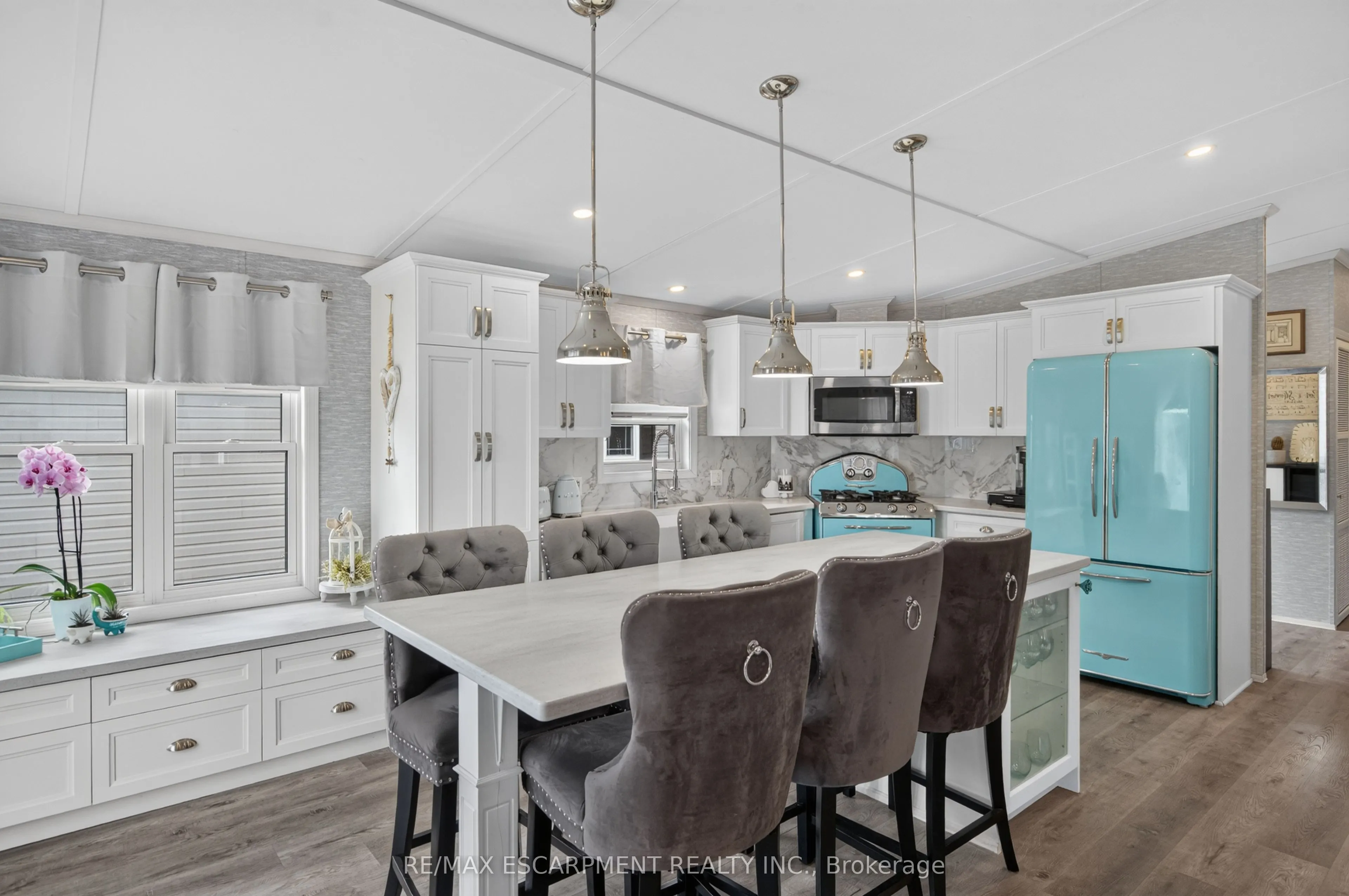 4449 Milburough Line #5 Oak Street