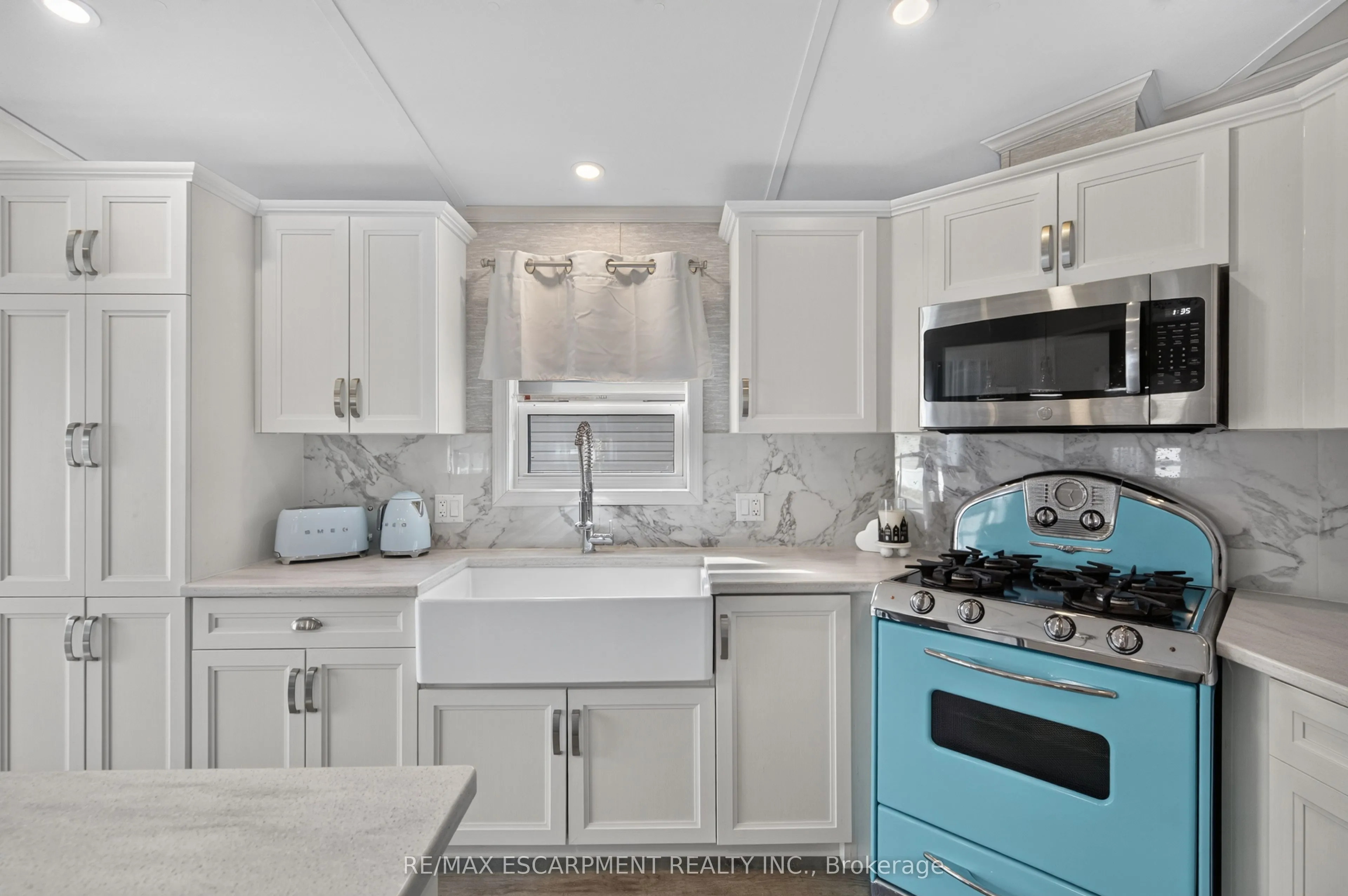 4449 Milburough Line #5 Oak Street