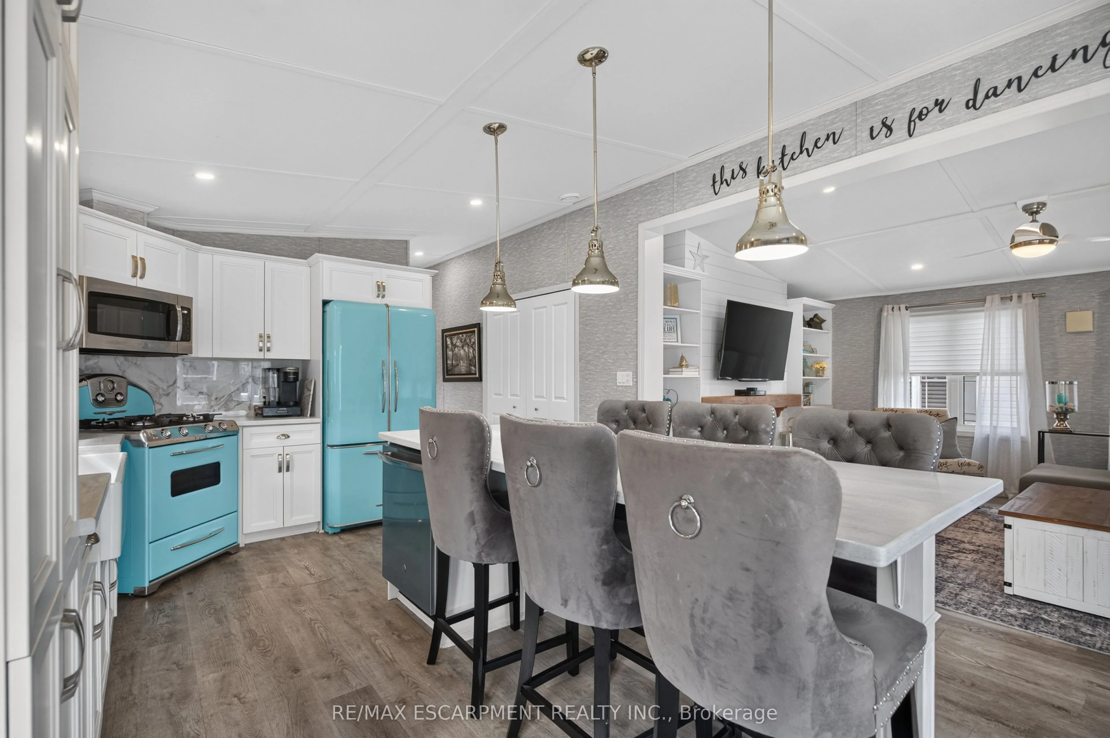 4449 Milburough Line #5 Oak Street
