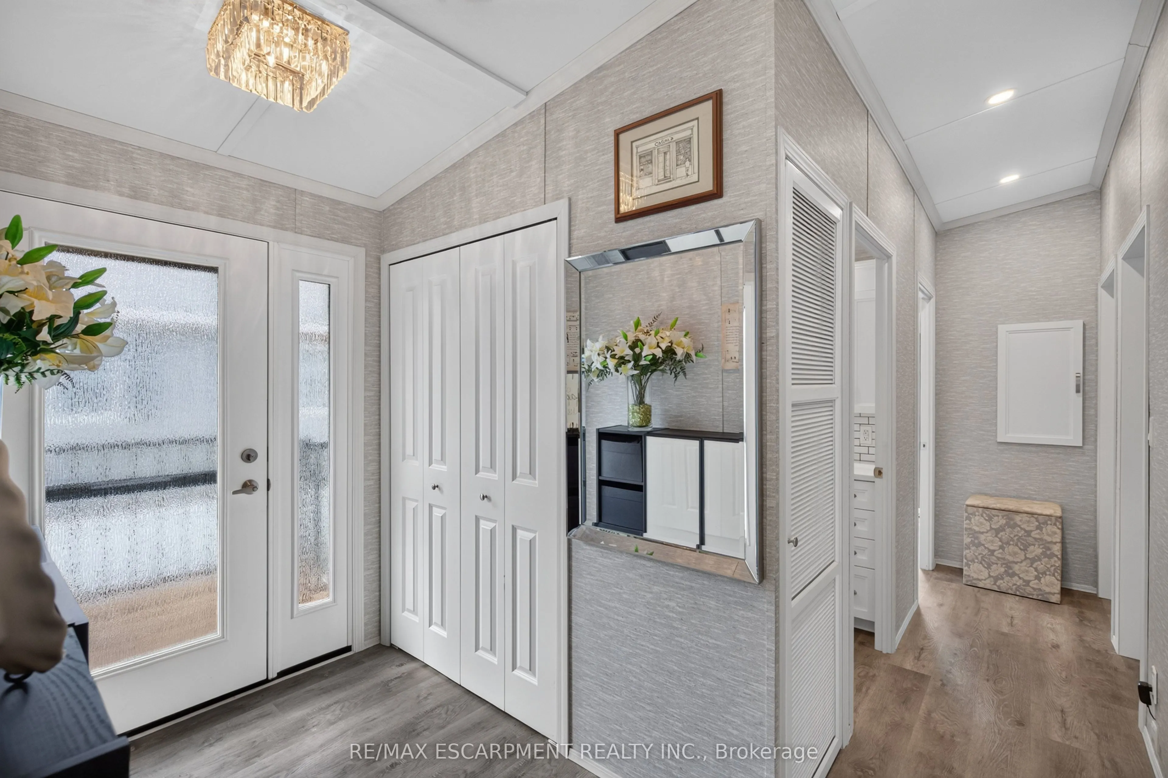 4449 Milburough Line #5 Oak Street