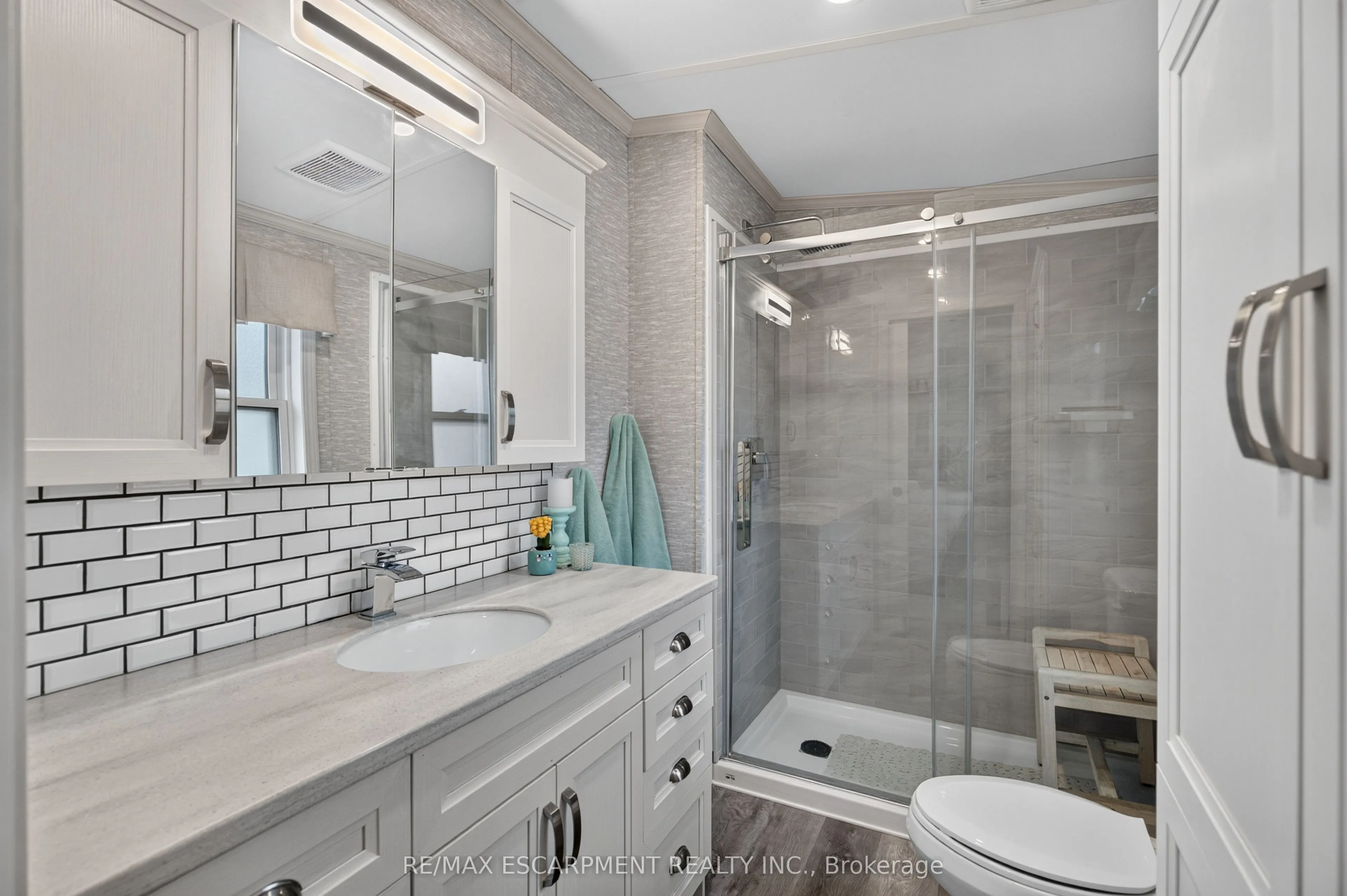 4449 Milburough Line #5 Oak Street