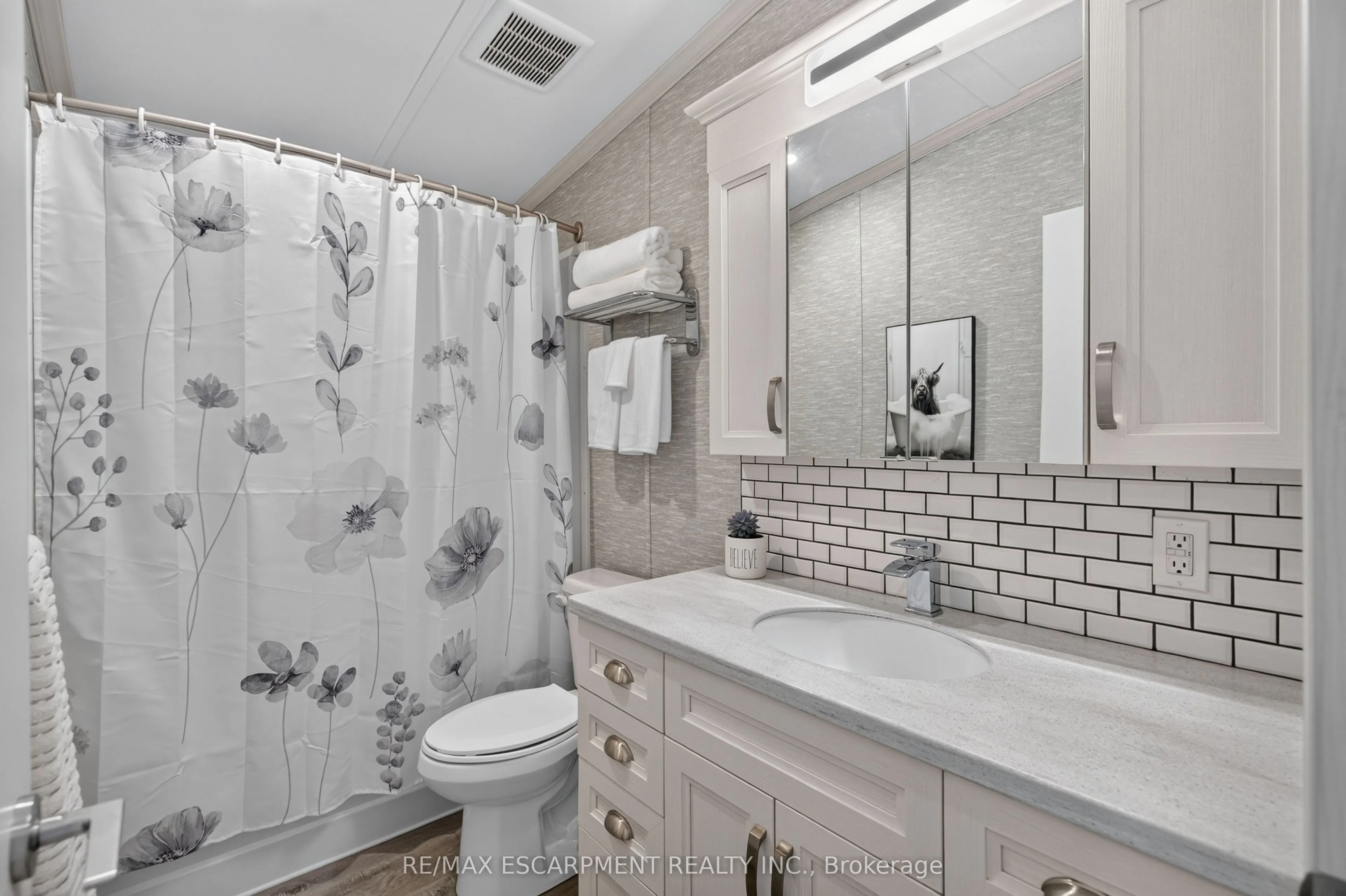 4449 Milburough Line #5 Oak Street