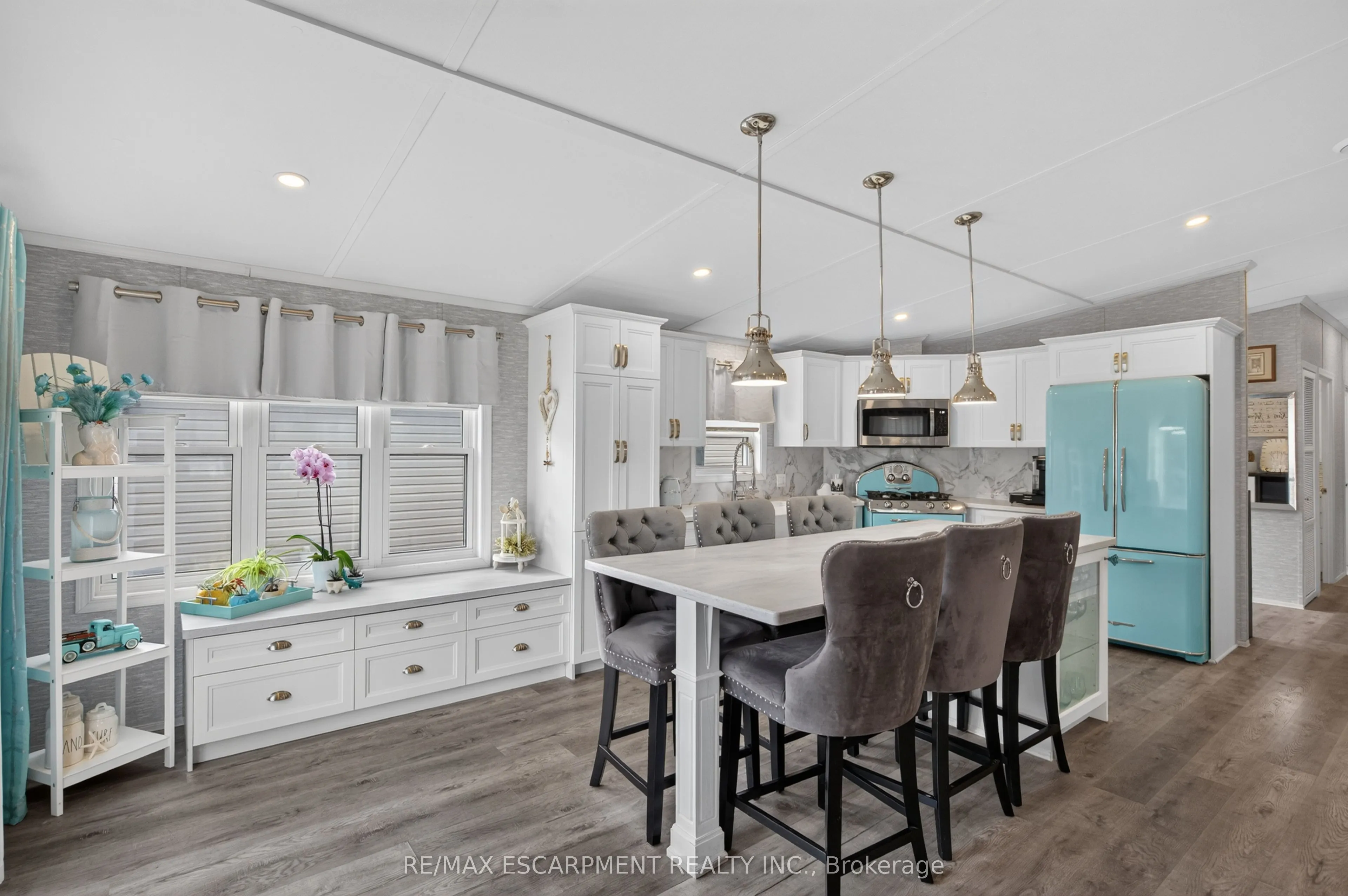 4449 Milburough Line #5 Oak Street
