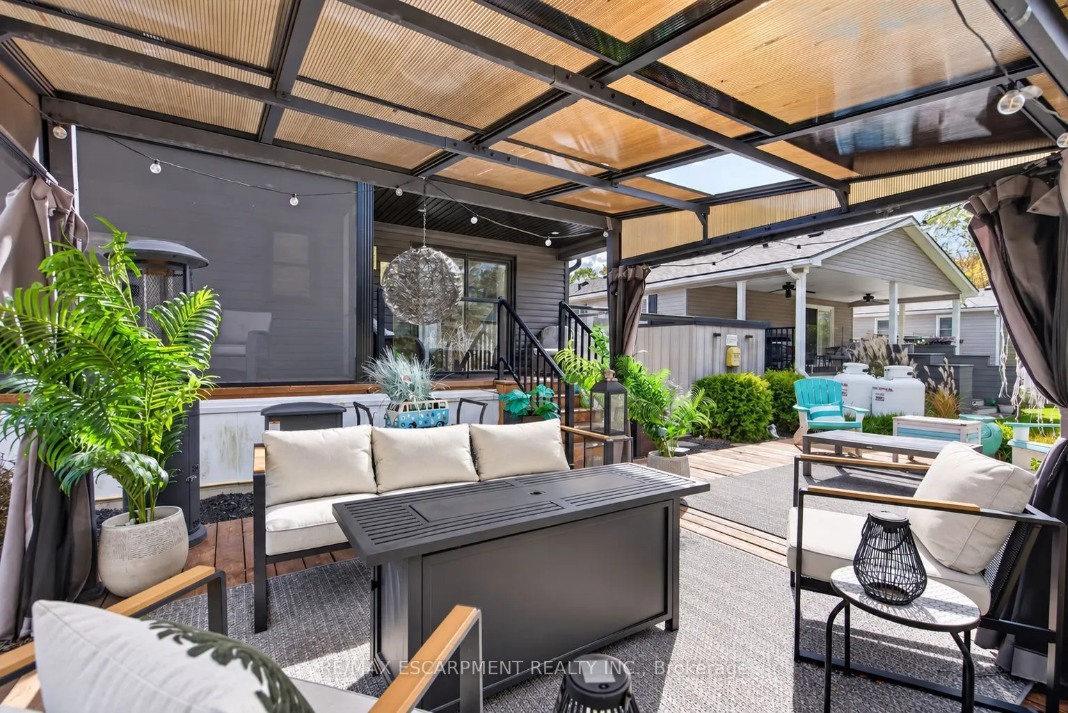 4449 Milburough Line #5 Oak Street