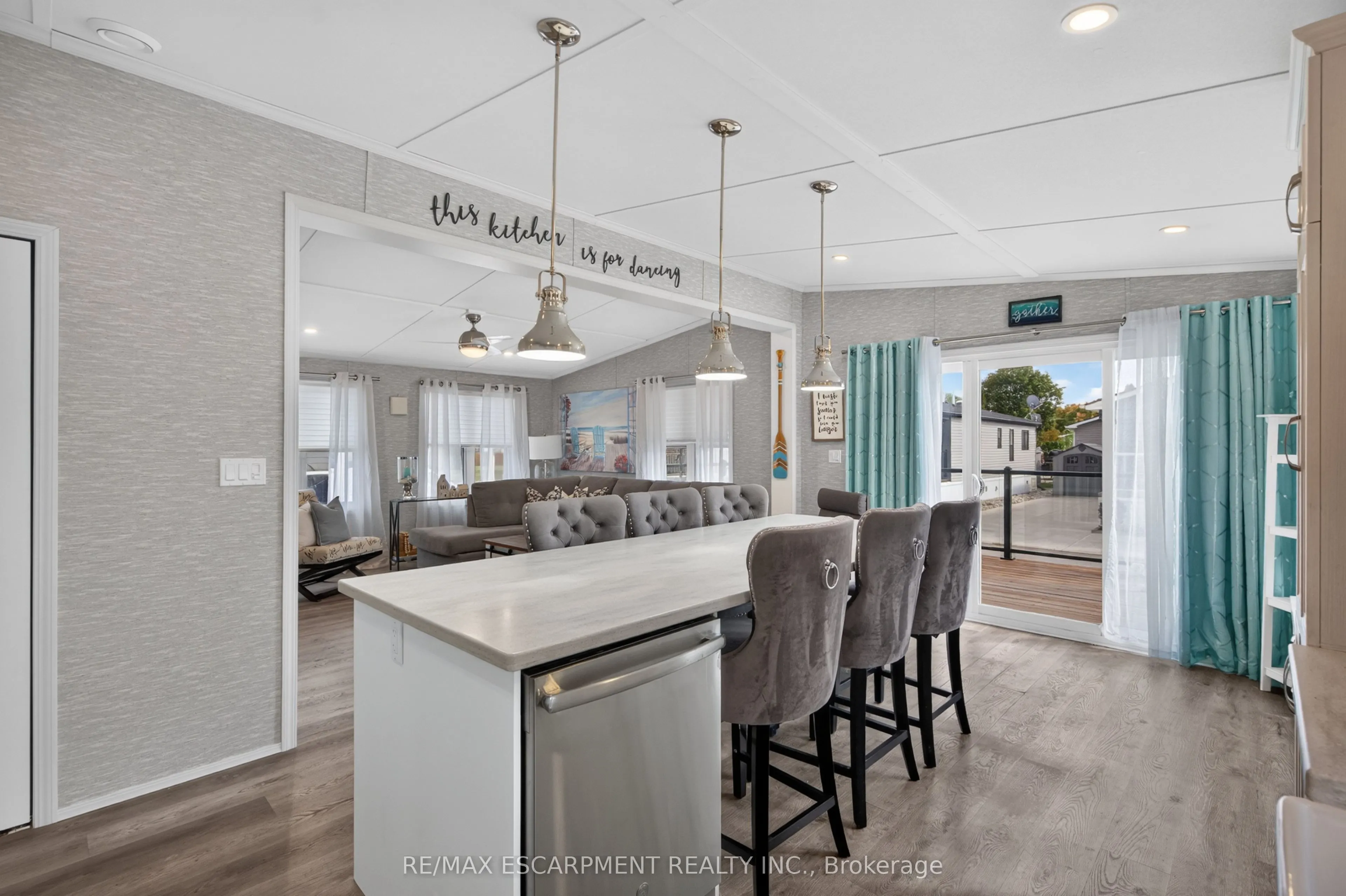 4449 Milburough Line #5 Oak Street