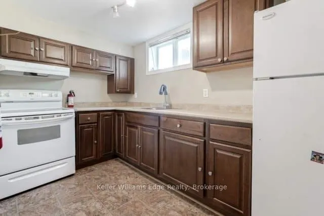 5466 Randolph Crescent