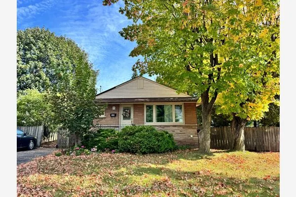 5466 Randolph Crescent