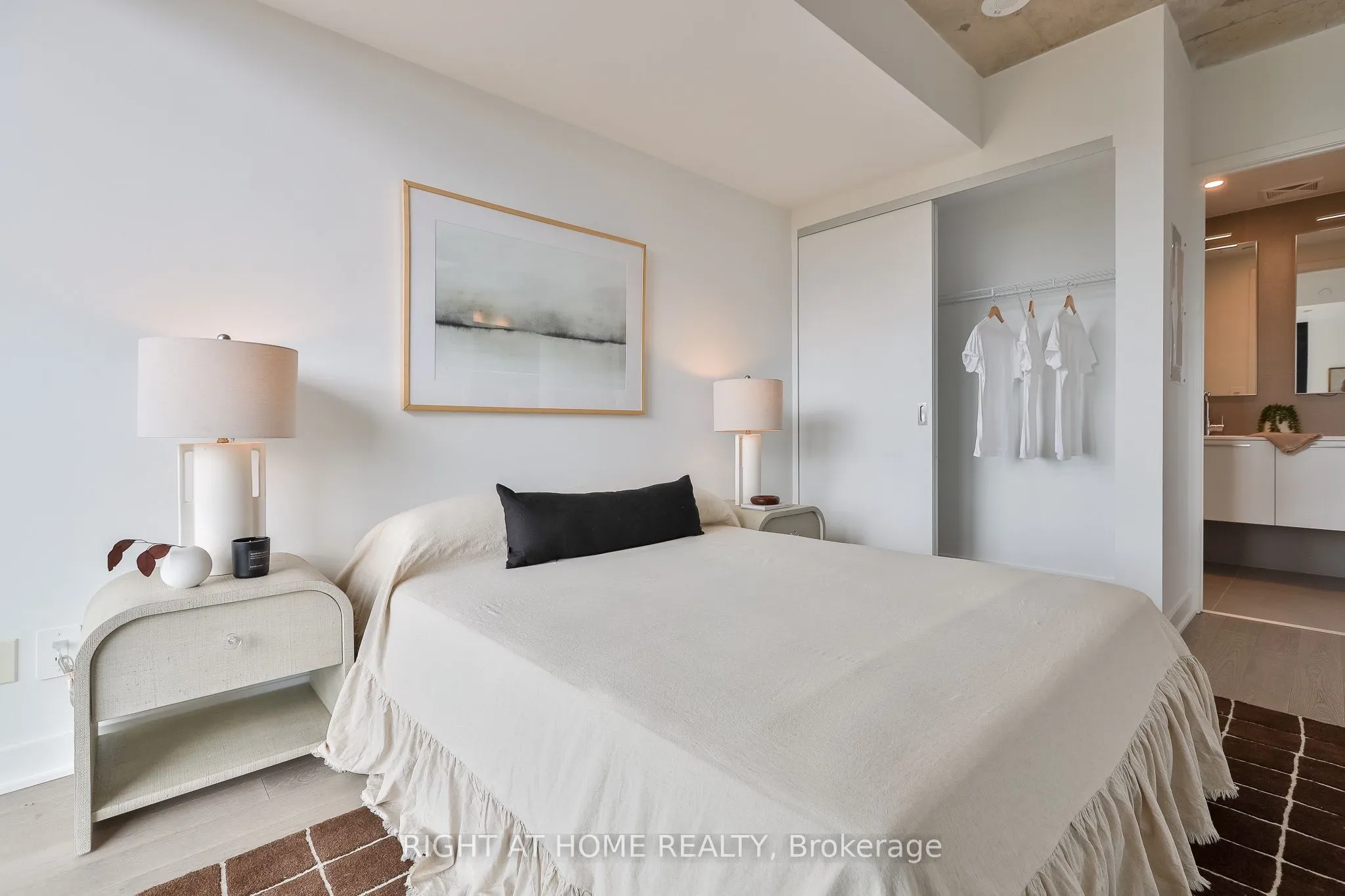 2720 Dundas Street W #524