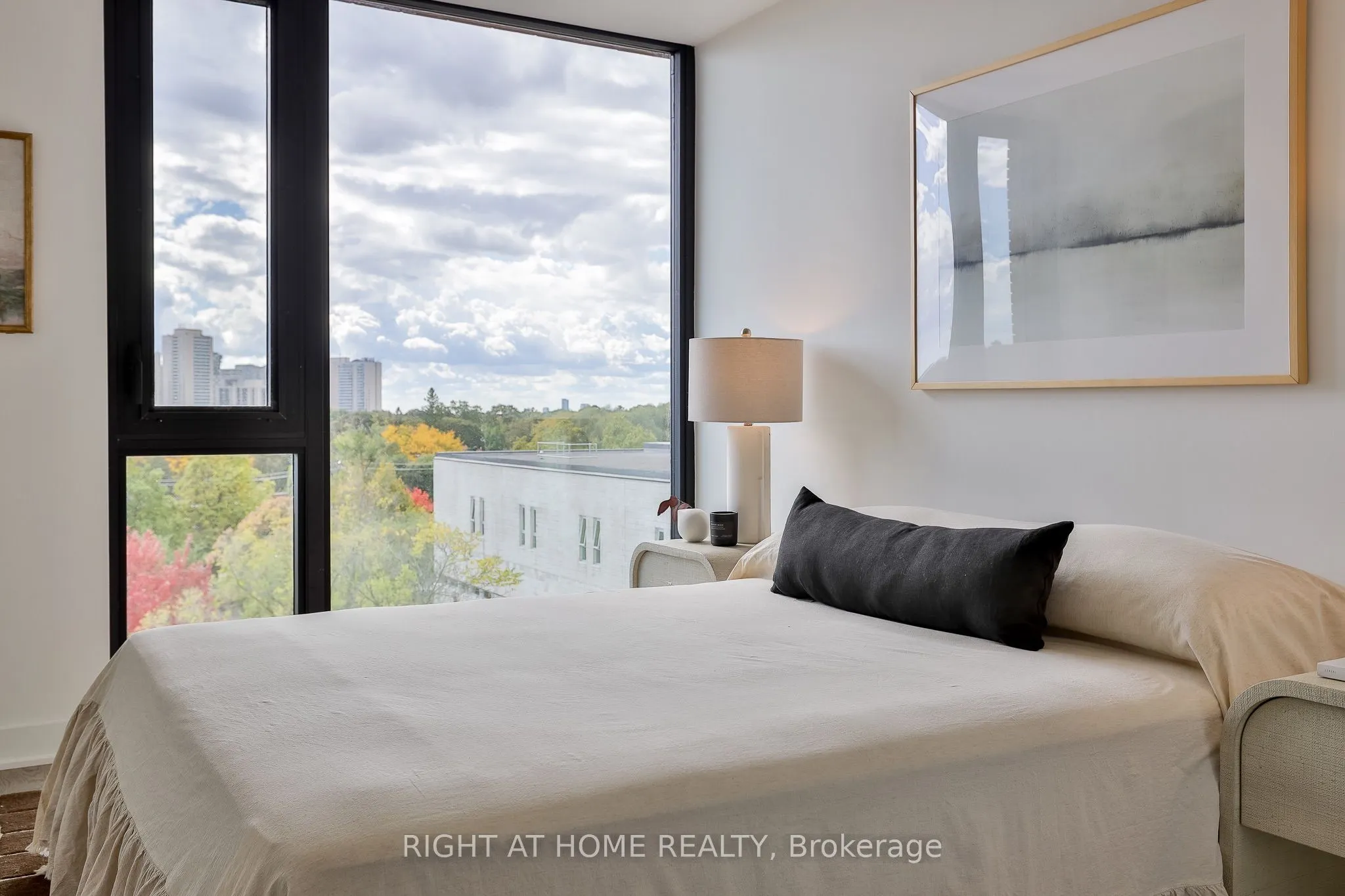 2720 Dundas Street W #524