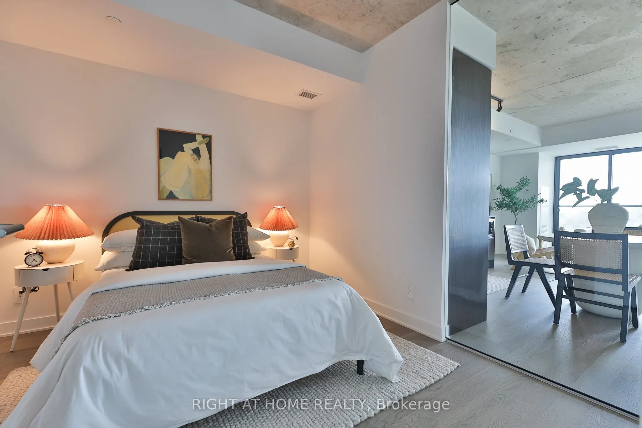 2720 Dundas Street W #524