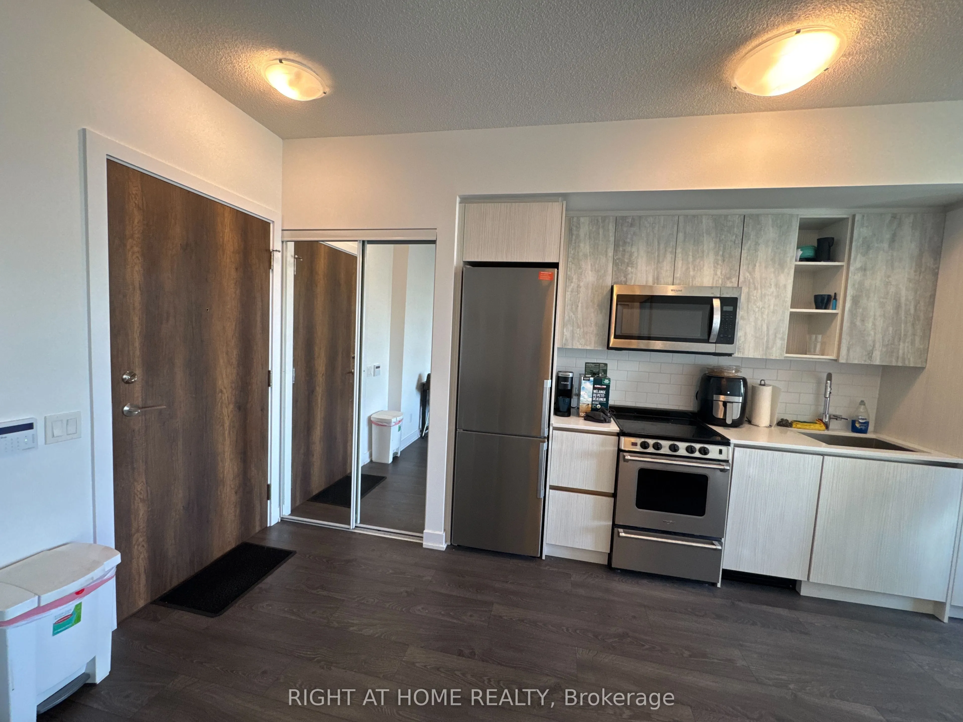251 Manitoba Street #1411