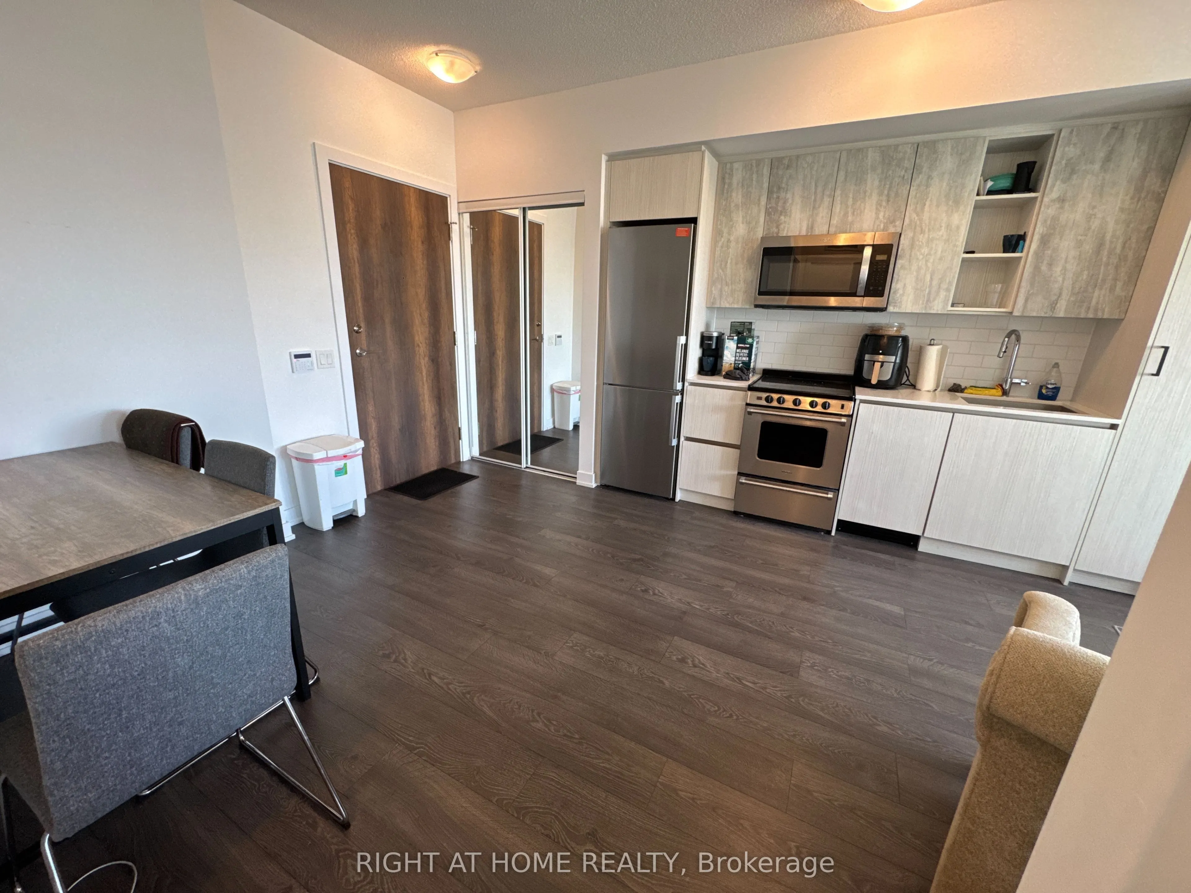 251 Manitoba Street #1411