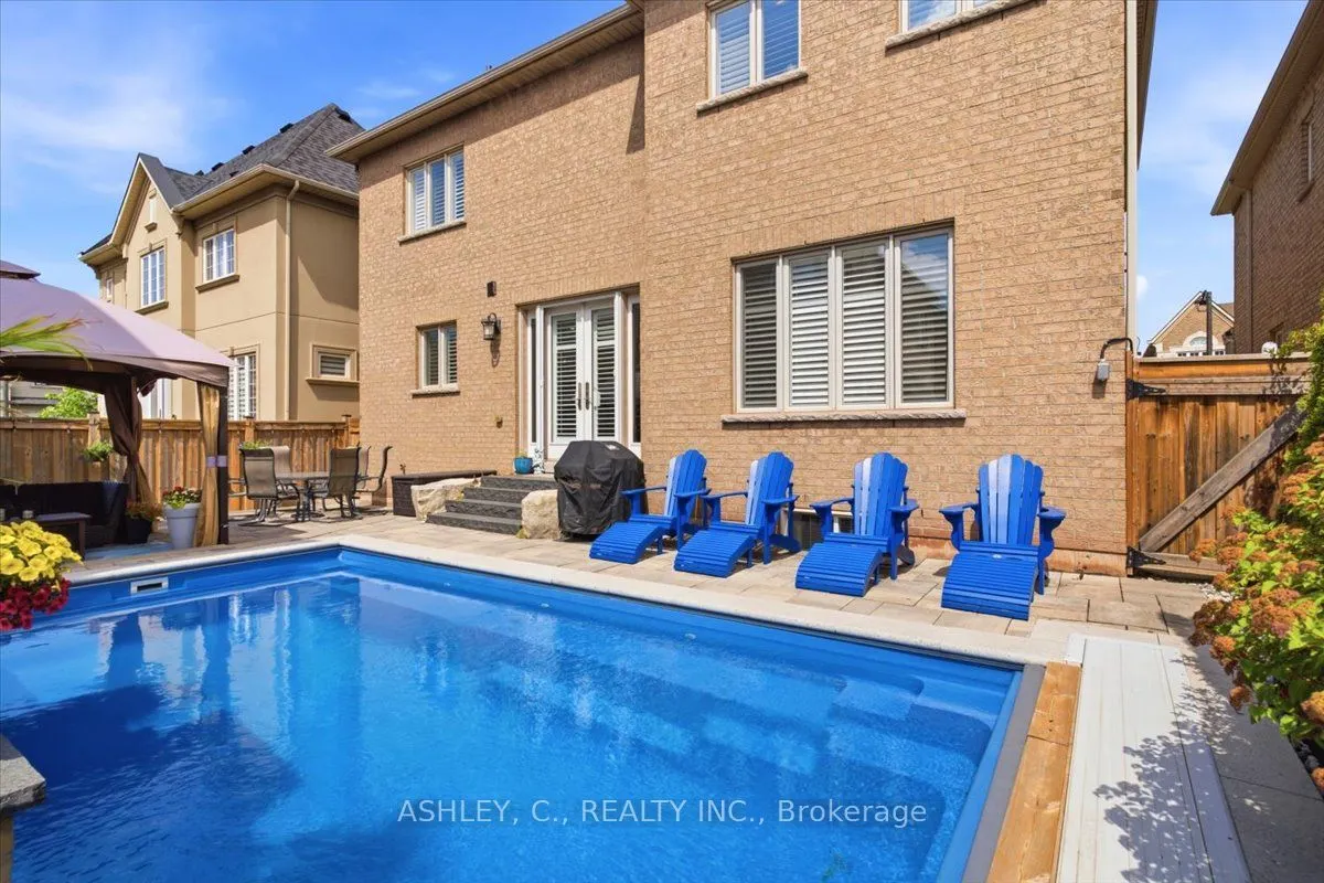 2177 Vineland Crescent