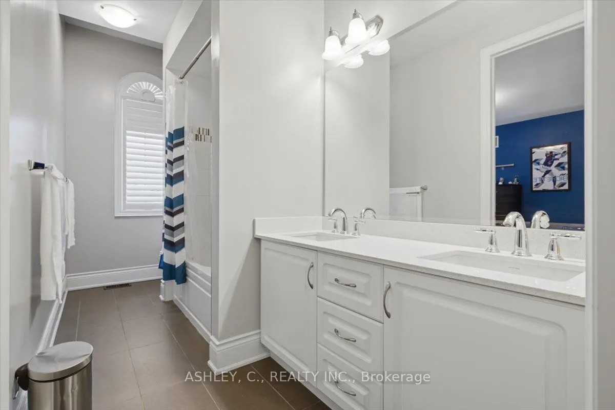 2177 Vineland Crescent