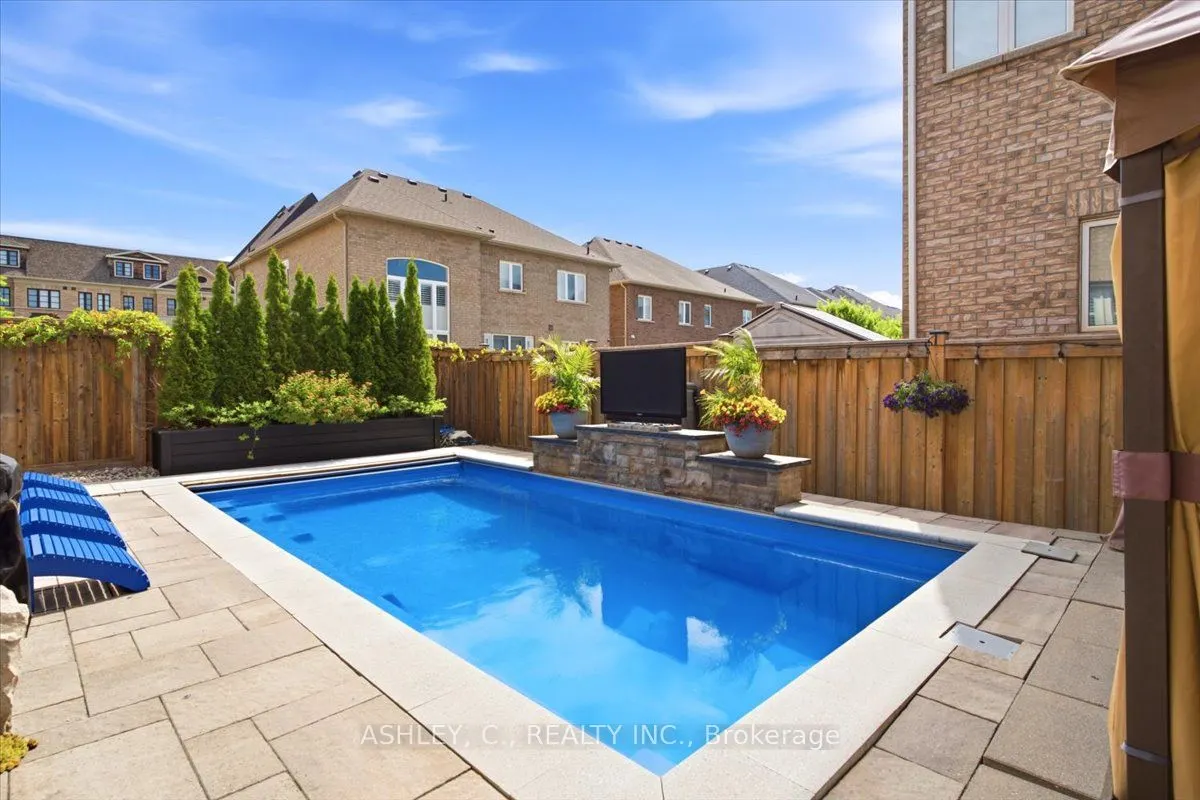 2177 Vineland Crescent