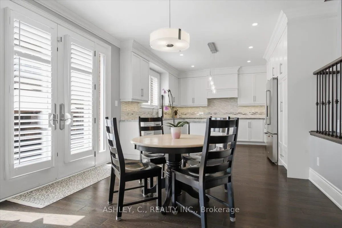 2177 Vineland Crescent