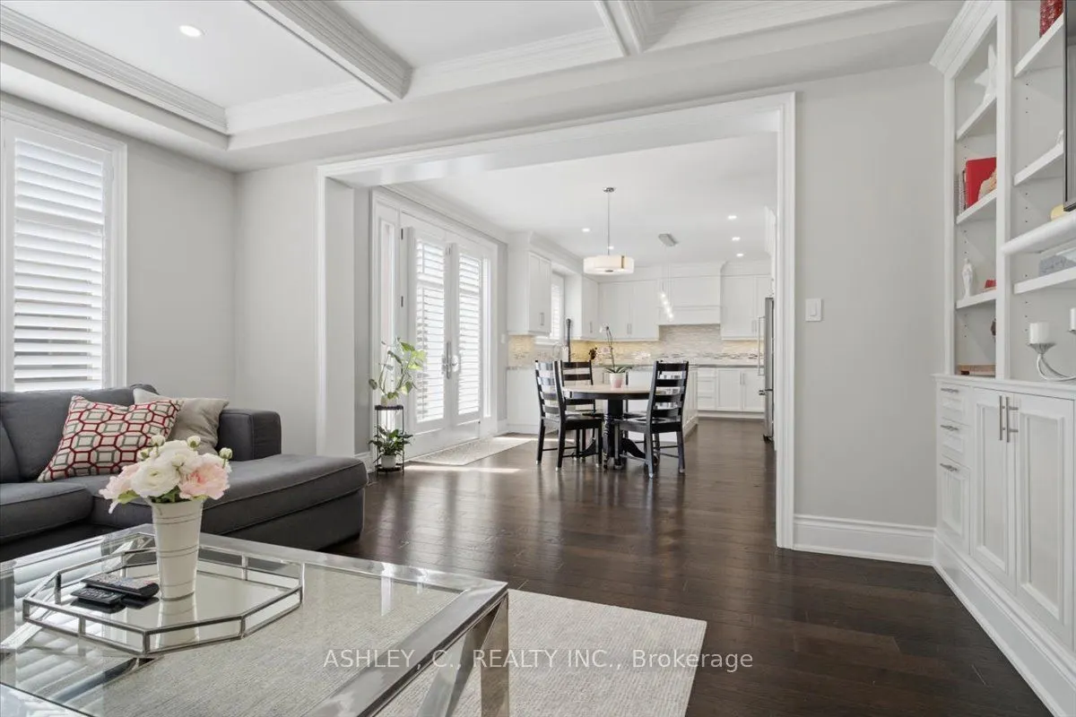 2177 Vineland Crescent
