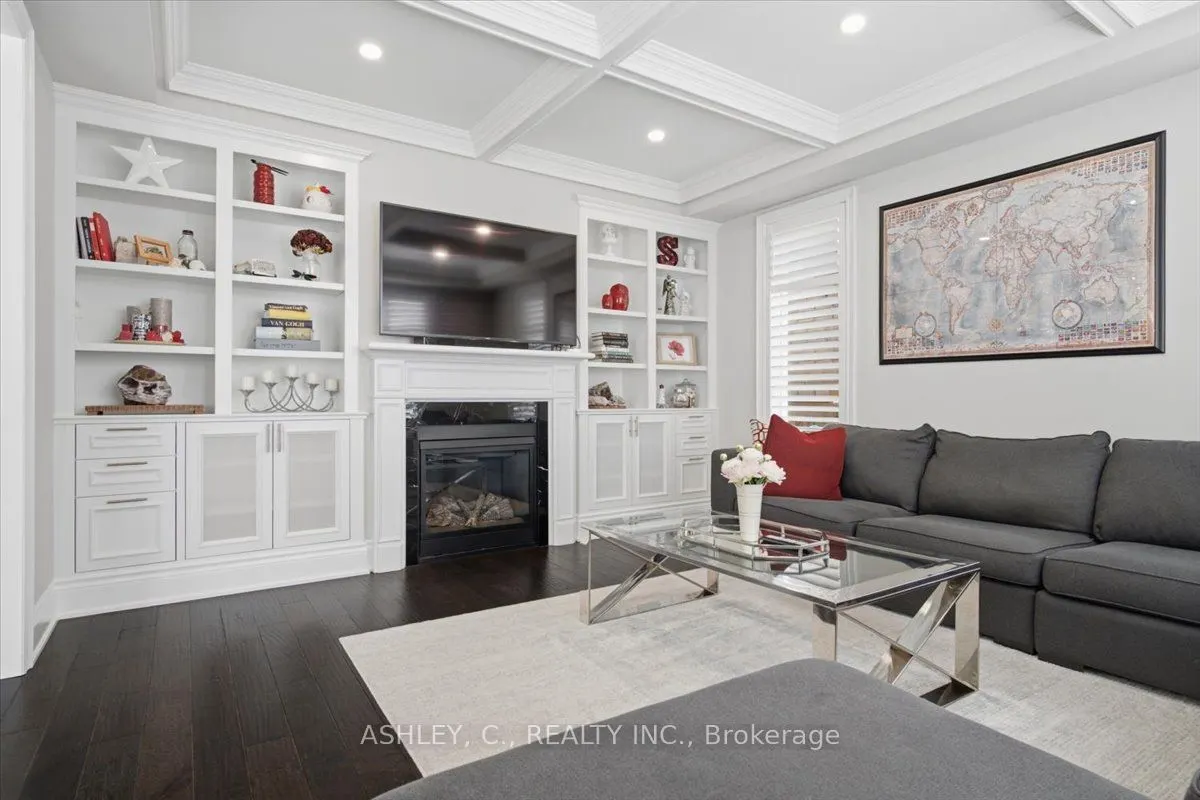 2177 Vineland Crescent