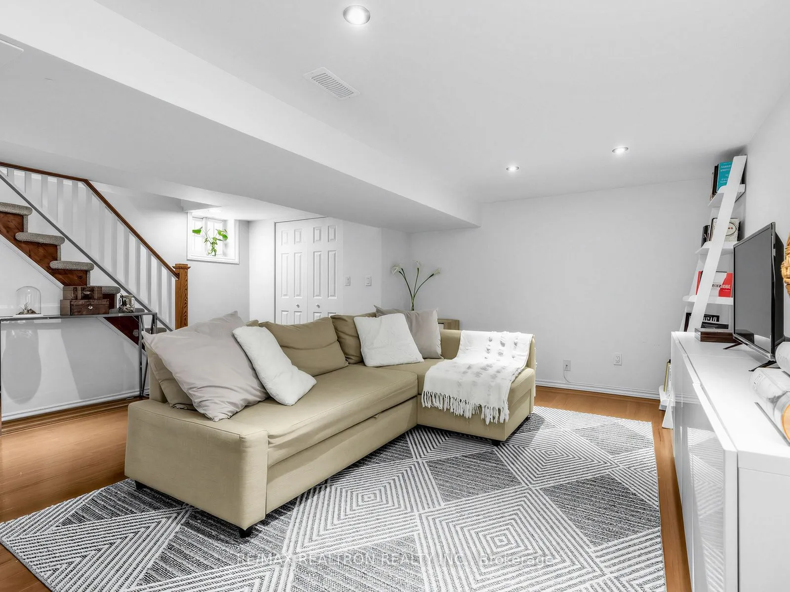 22 Mahoney Avenue