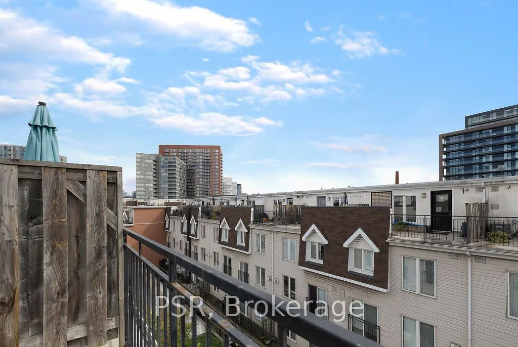 20 Laidlaw Street #1104