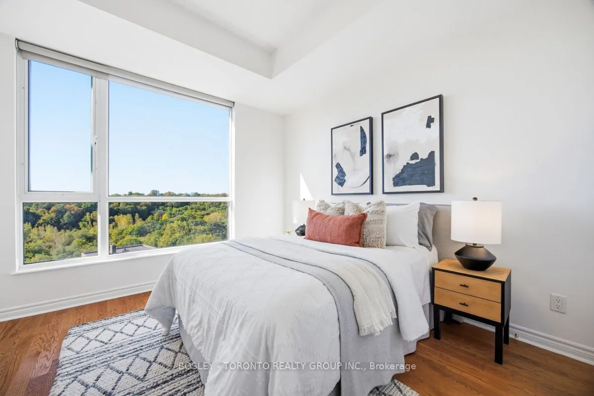 2662 Bloor Street W #1001