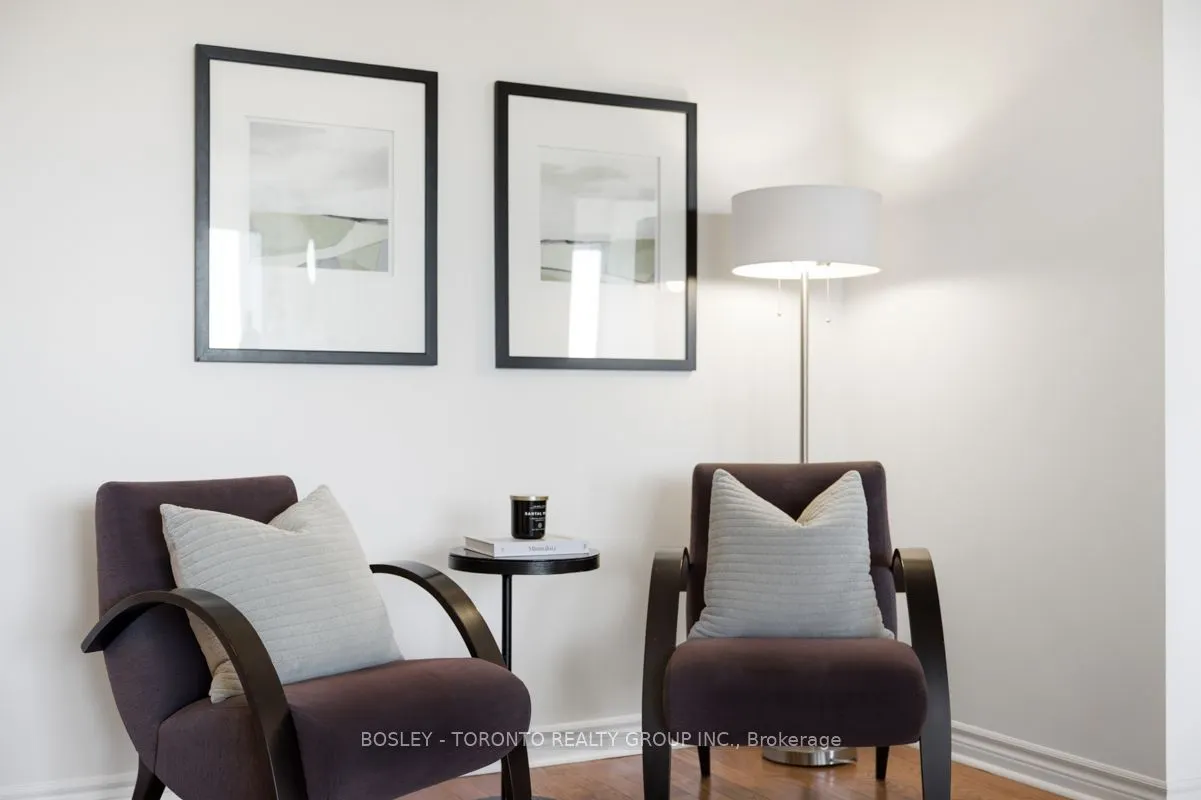 2662 Bloor Street W #1001