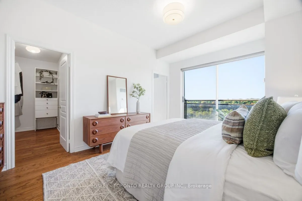 2662 Bloor Street W #1001