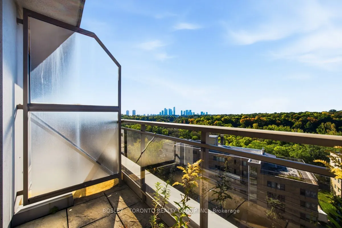 2662 Bloor Street W #1001