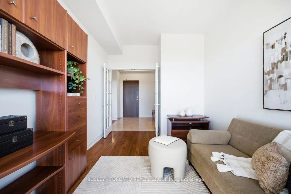 2662 Bloor Street W #1001