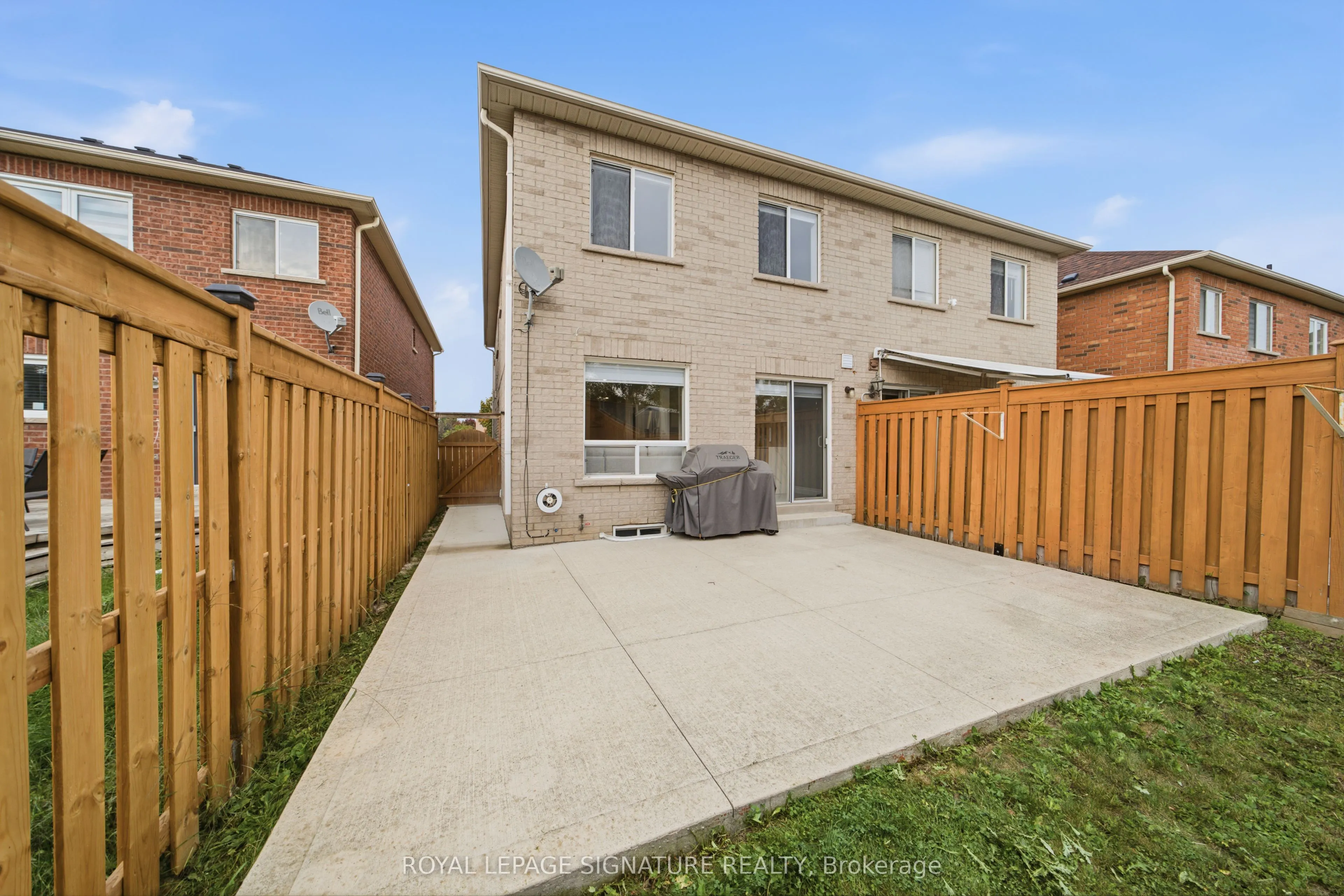 72 Tarquini Crescent