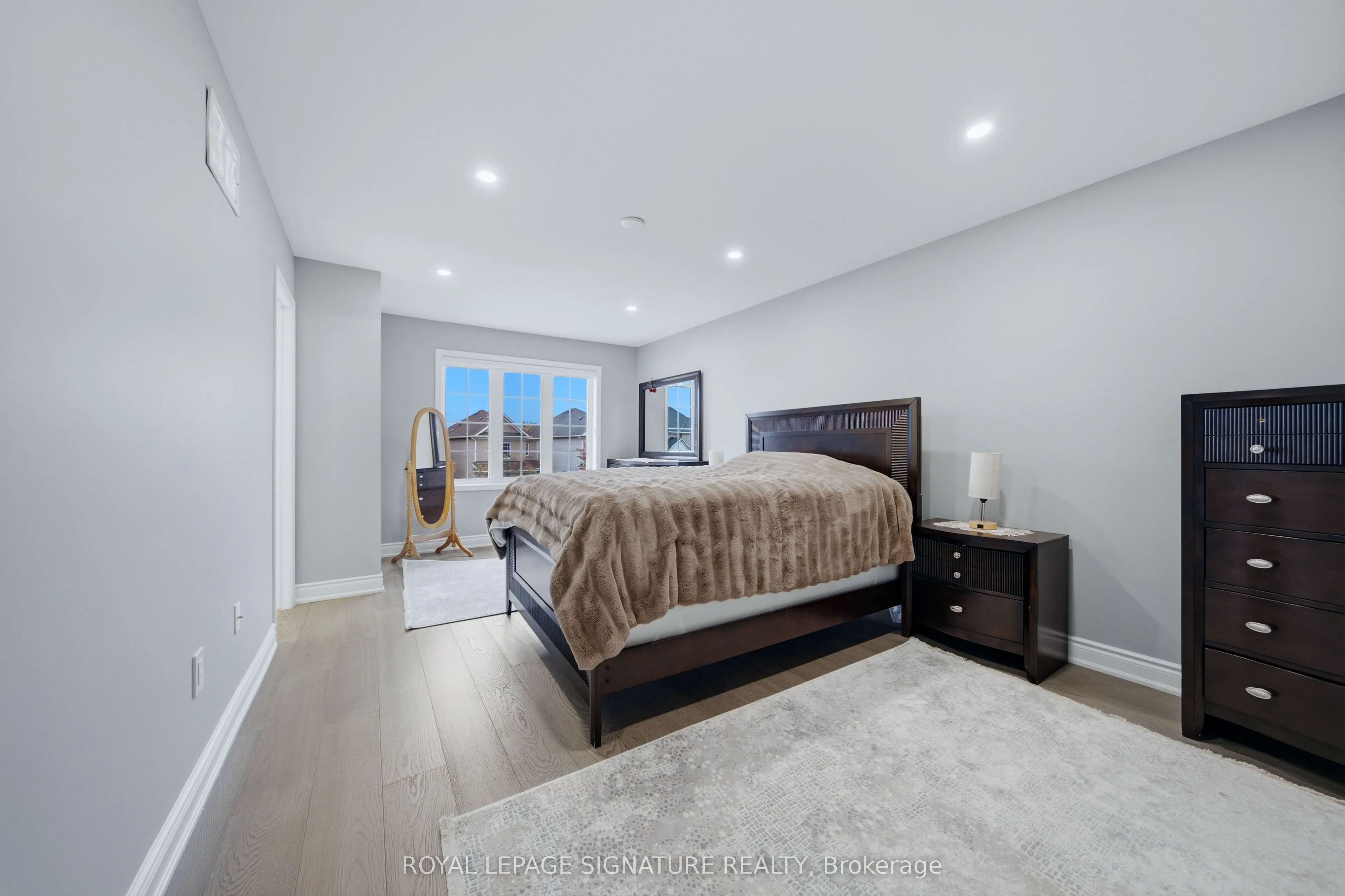 72 Tarquini Crescent