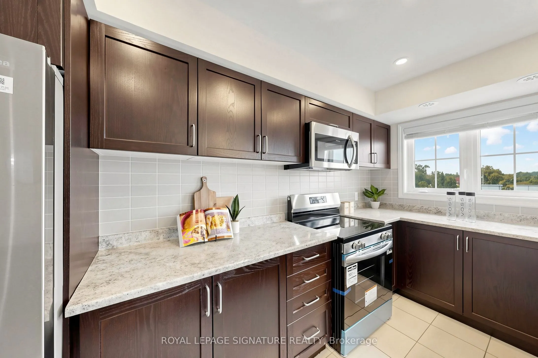 2441 Greenwich Drive #11