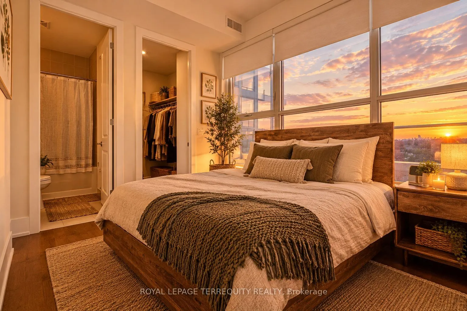 1063 Douglas McCurdy Common #702