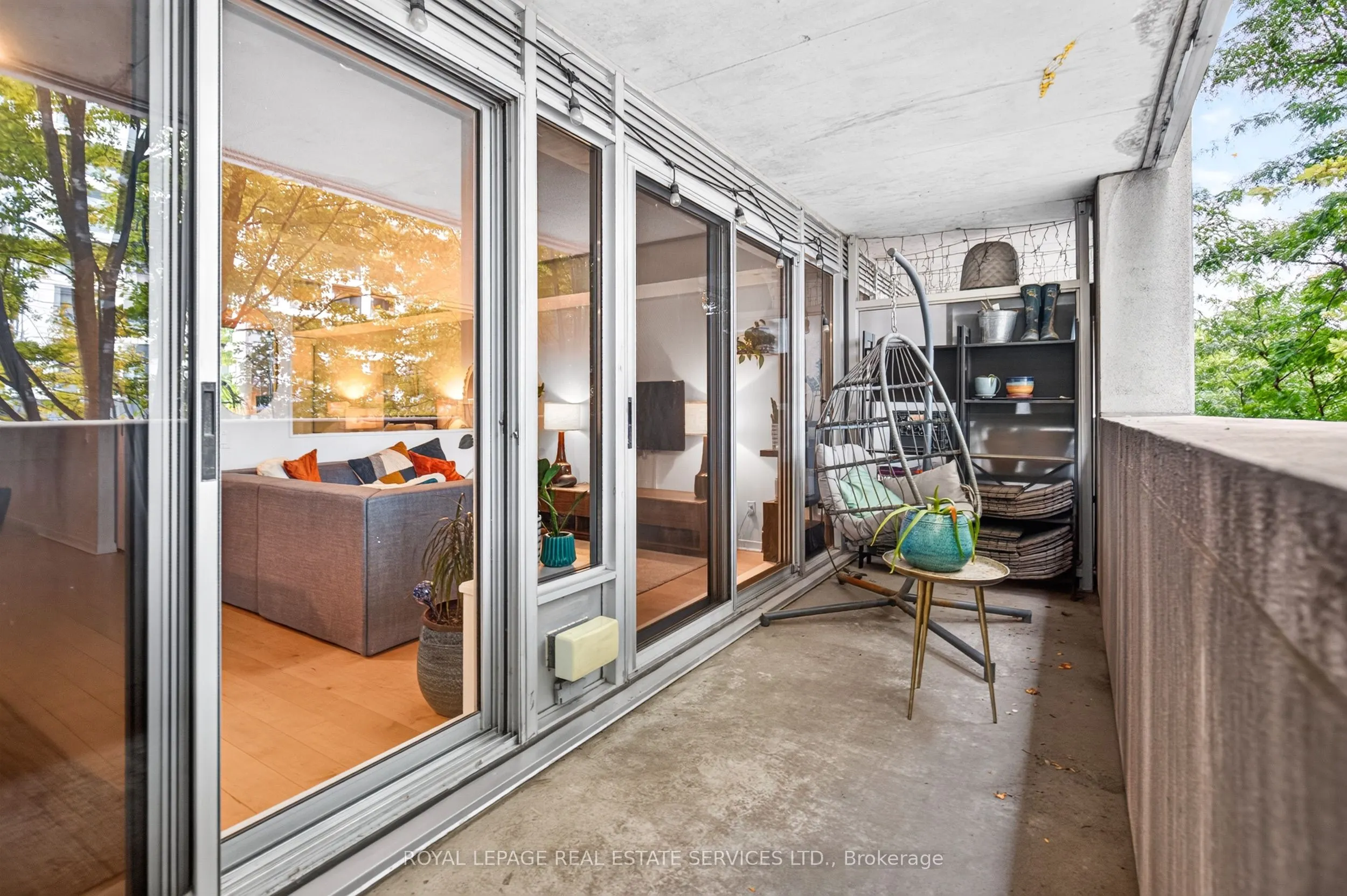 1040 The Queensway #215