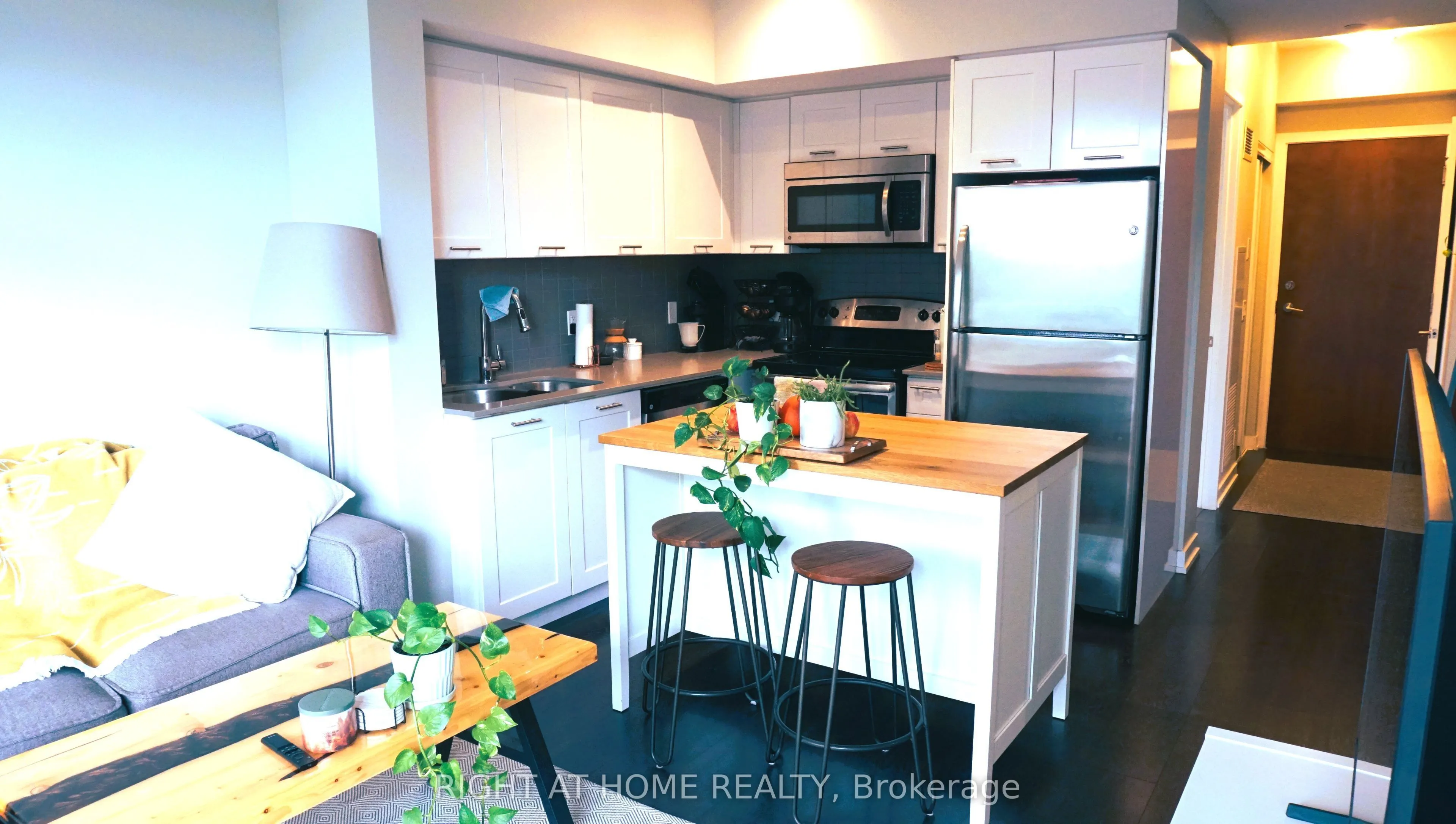 2212 Lake Shore Boulevard W #502