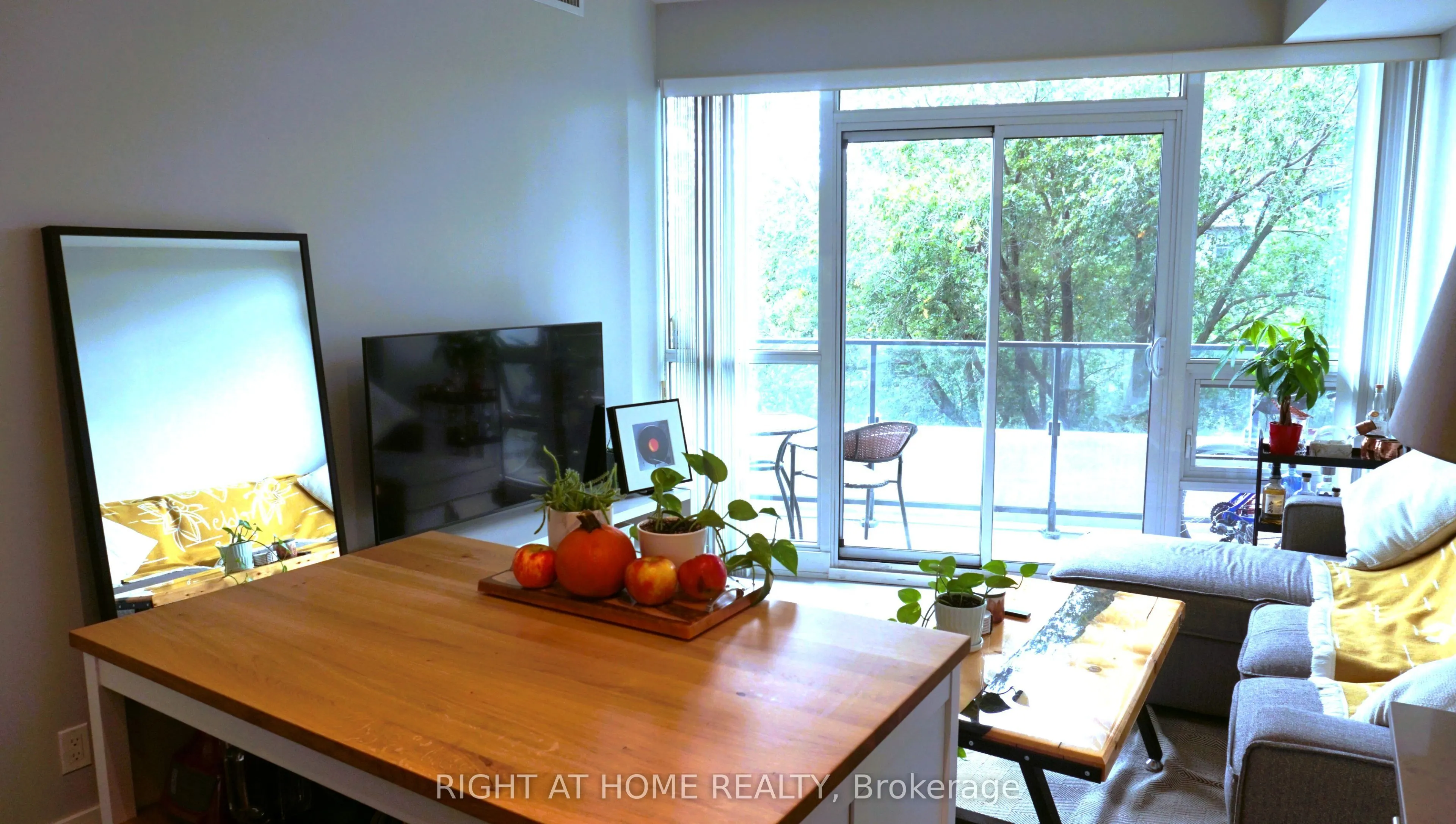 2212 Lake Shore Boulevard W #502