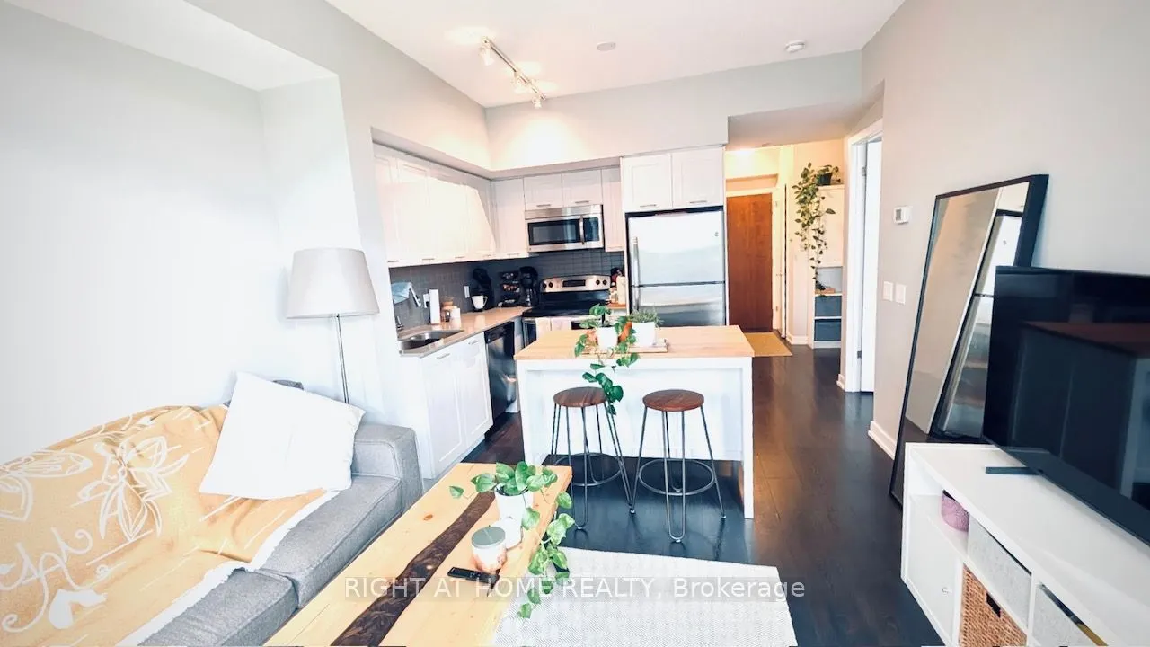 2212 Lake Shore Boulevard W #502