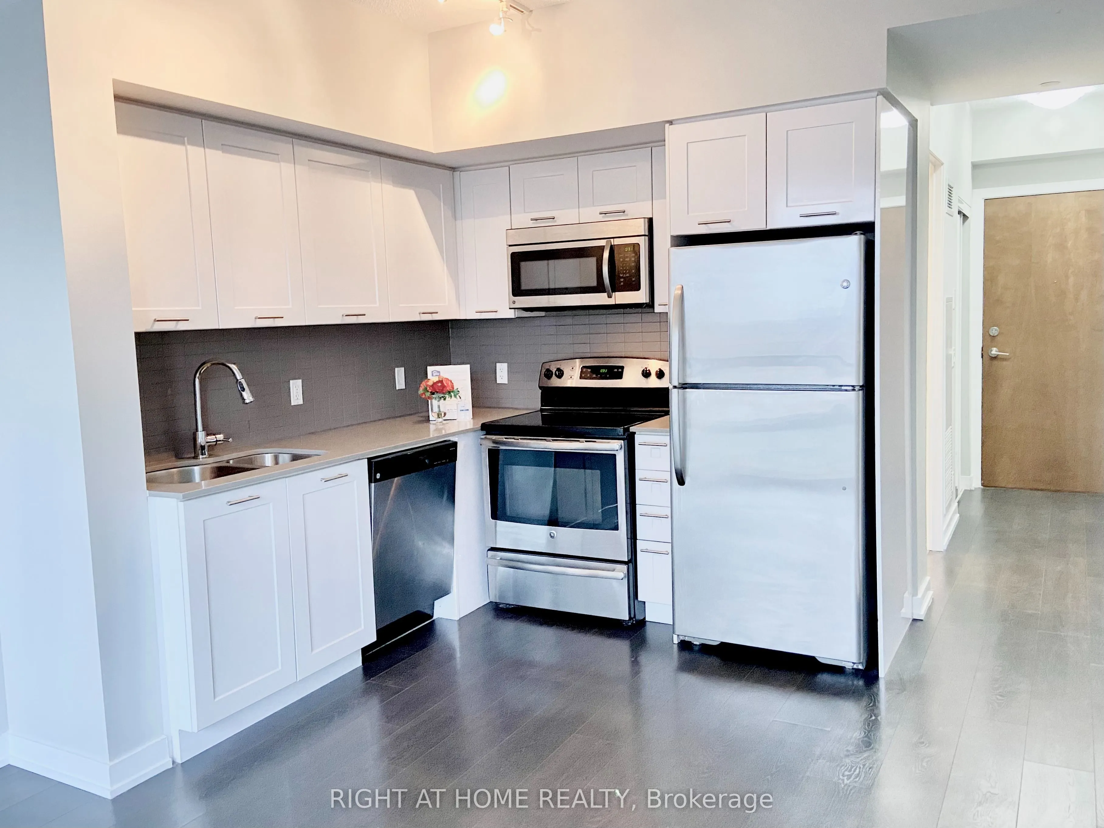 2212 Lake Shore Boulevard W #502