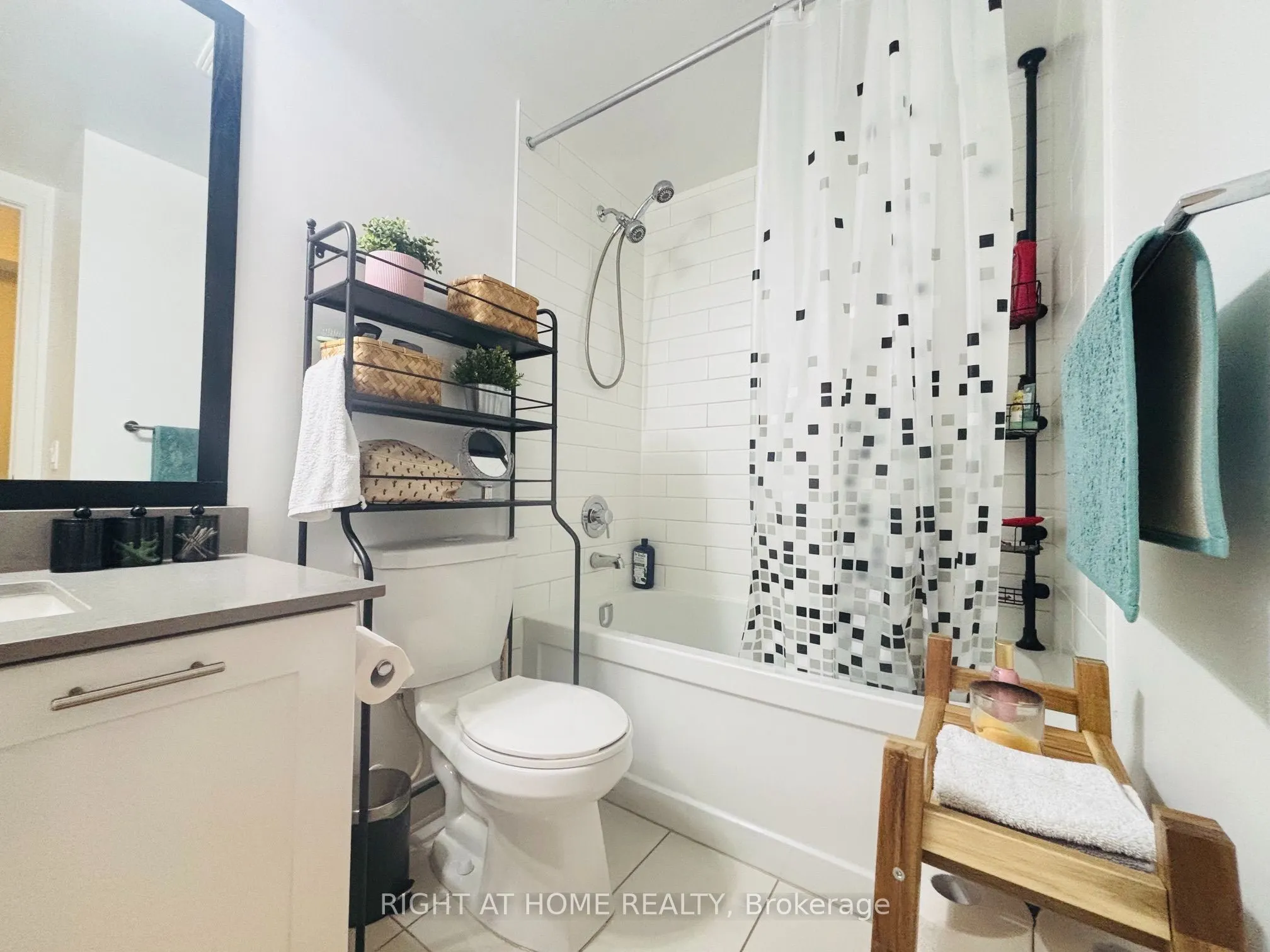 2212 Lake Shore Boulevard W #502