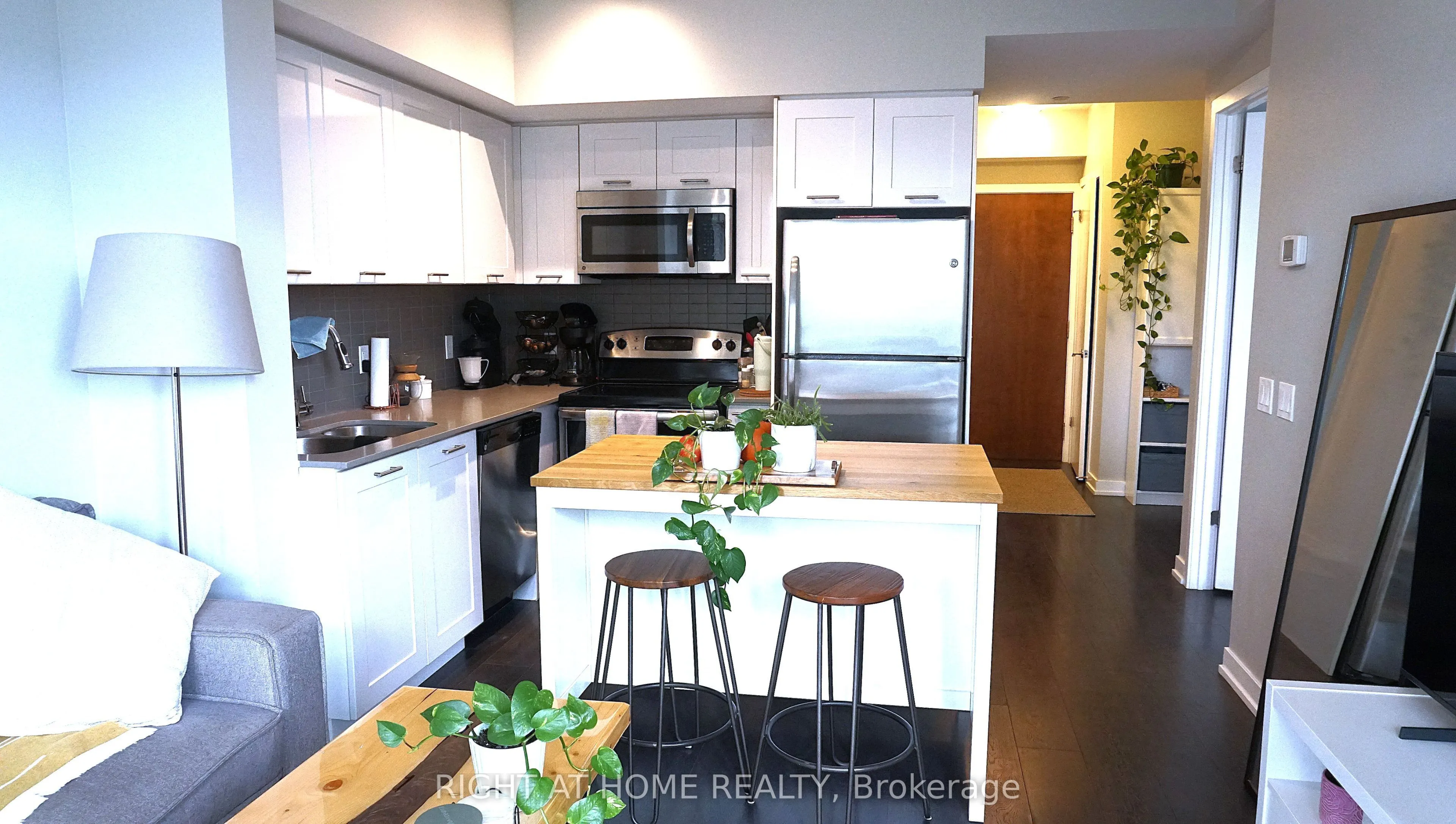2212 Lake Shore Boulevard W #502