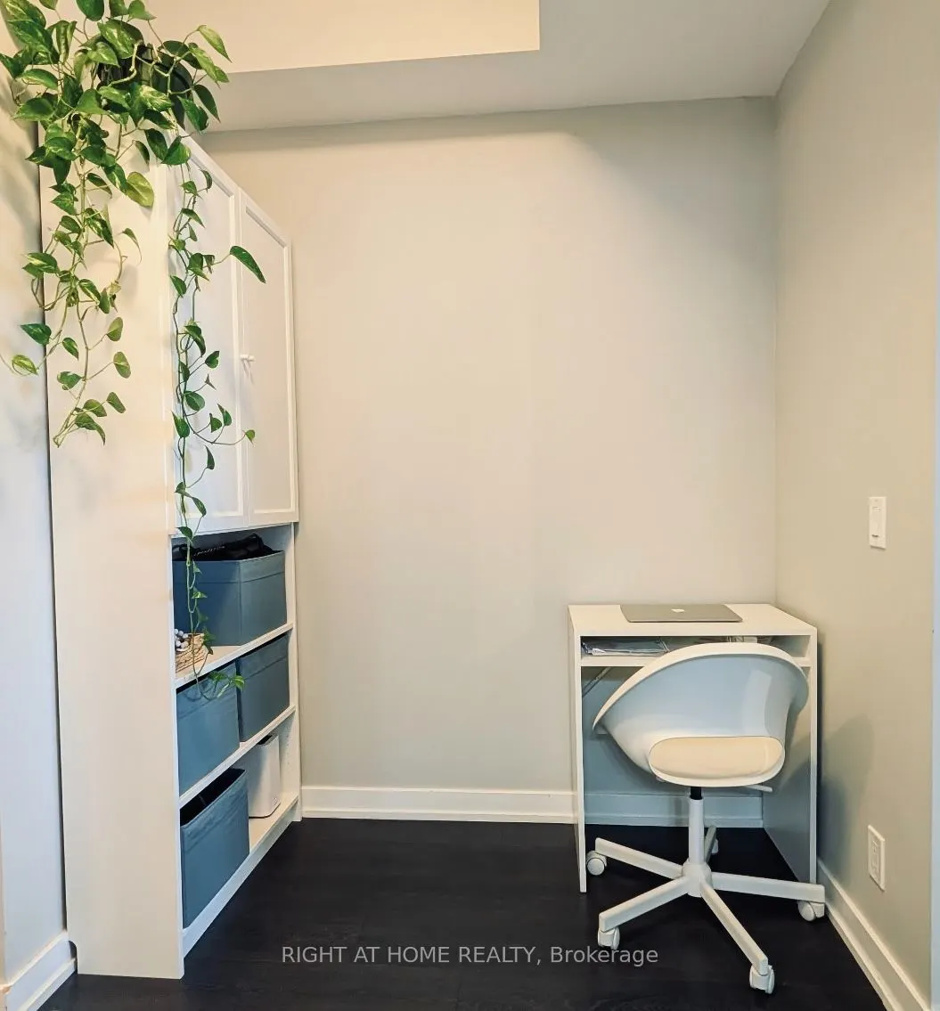 2212 Lake Shore Boulevard W #502