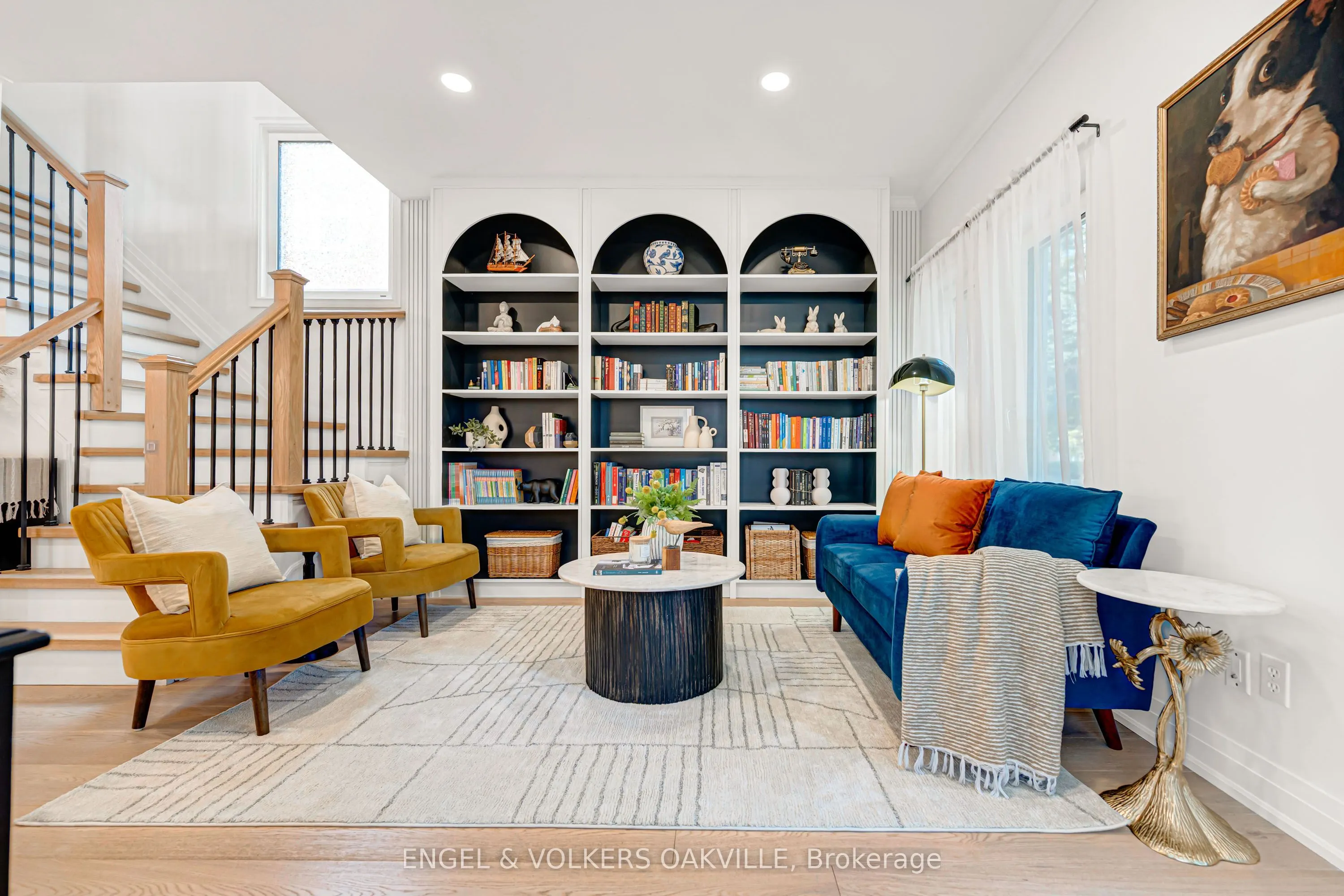 2592 Castle Hill Crescent