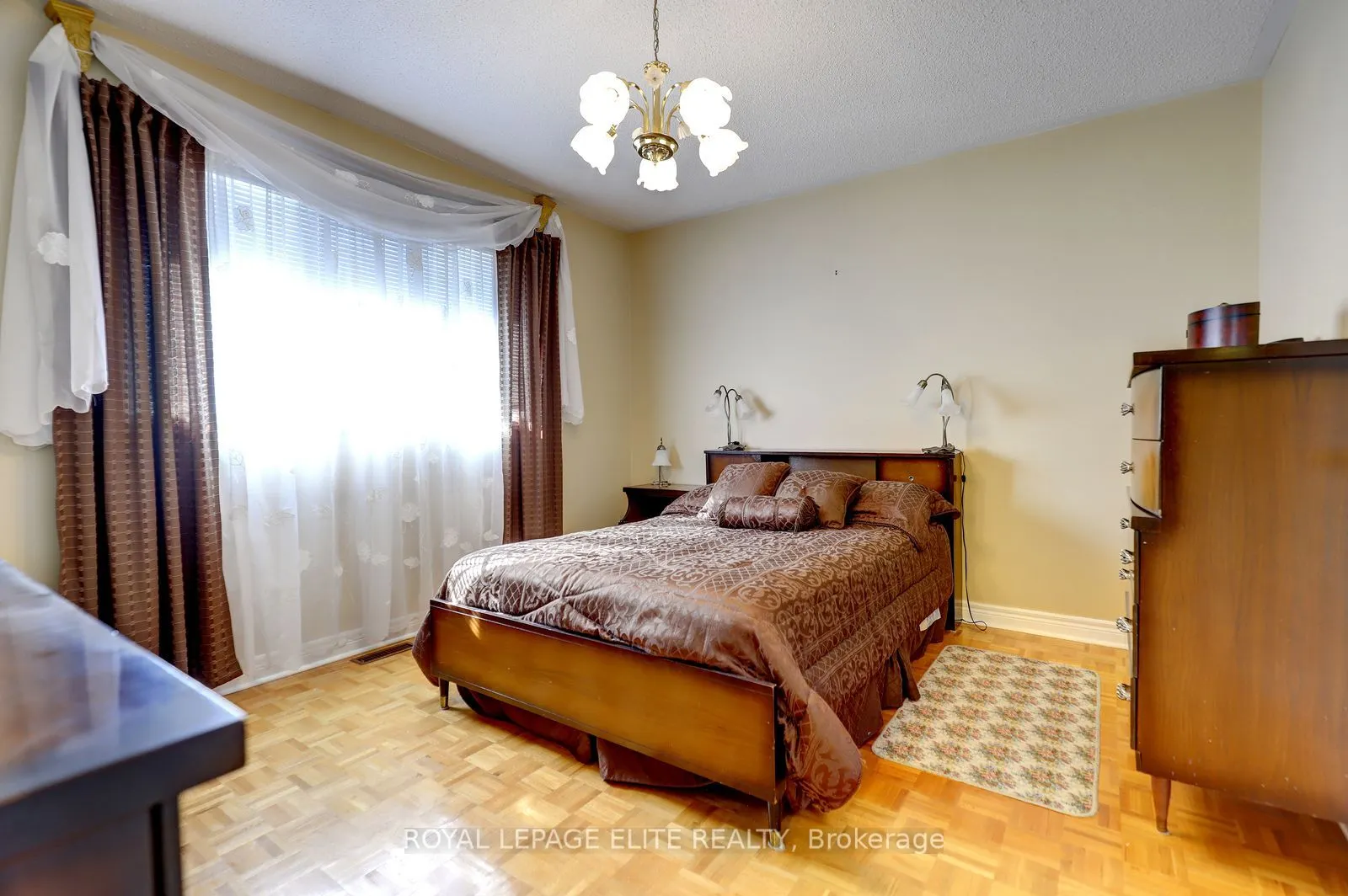 5 Pinecone Way E