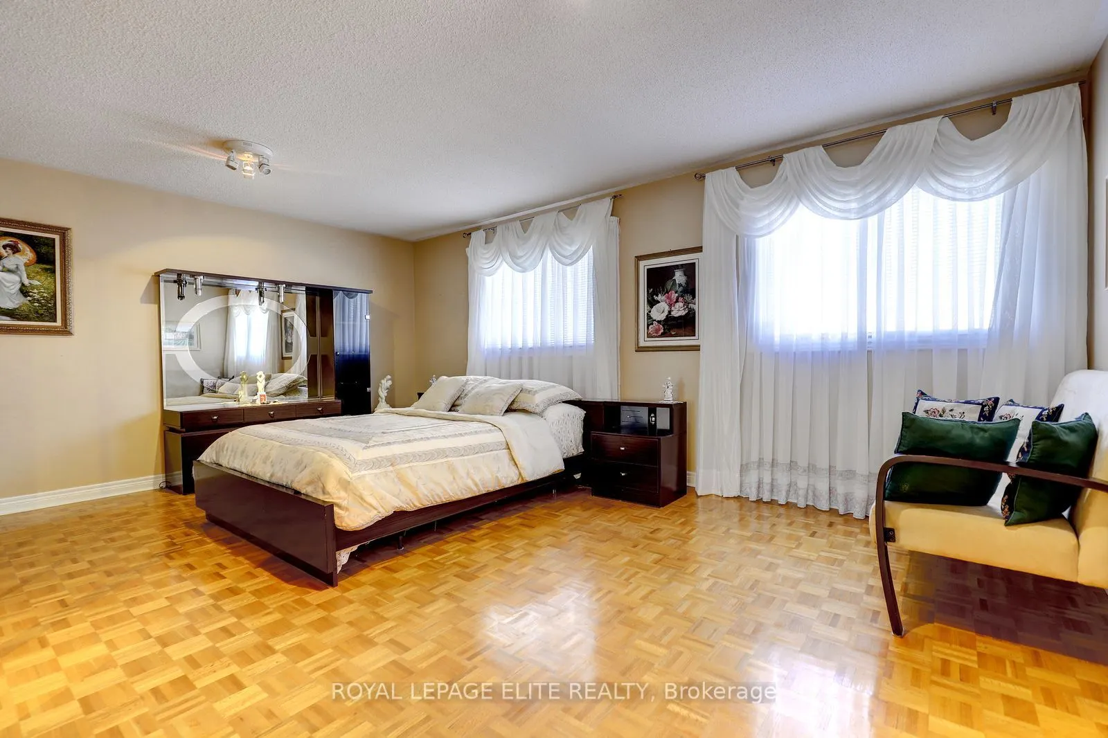 5 Pinecone Way E