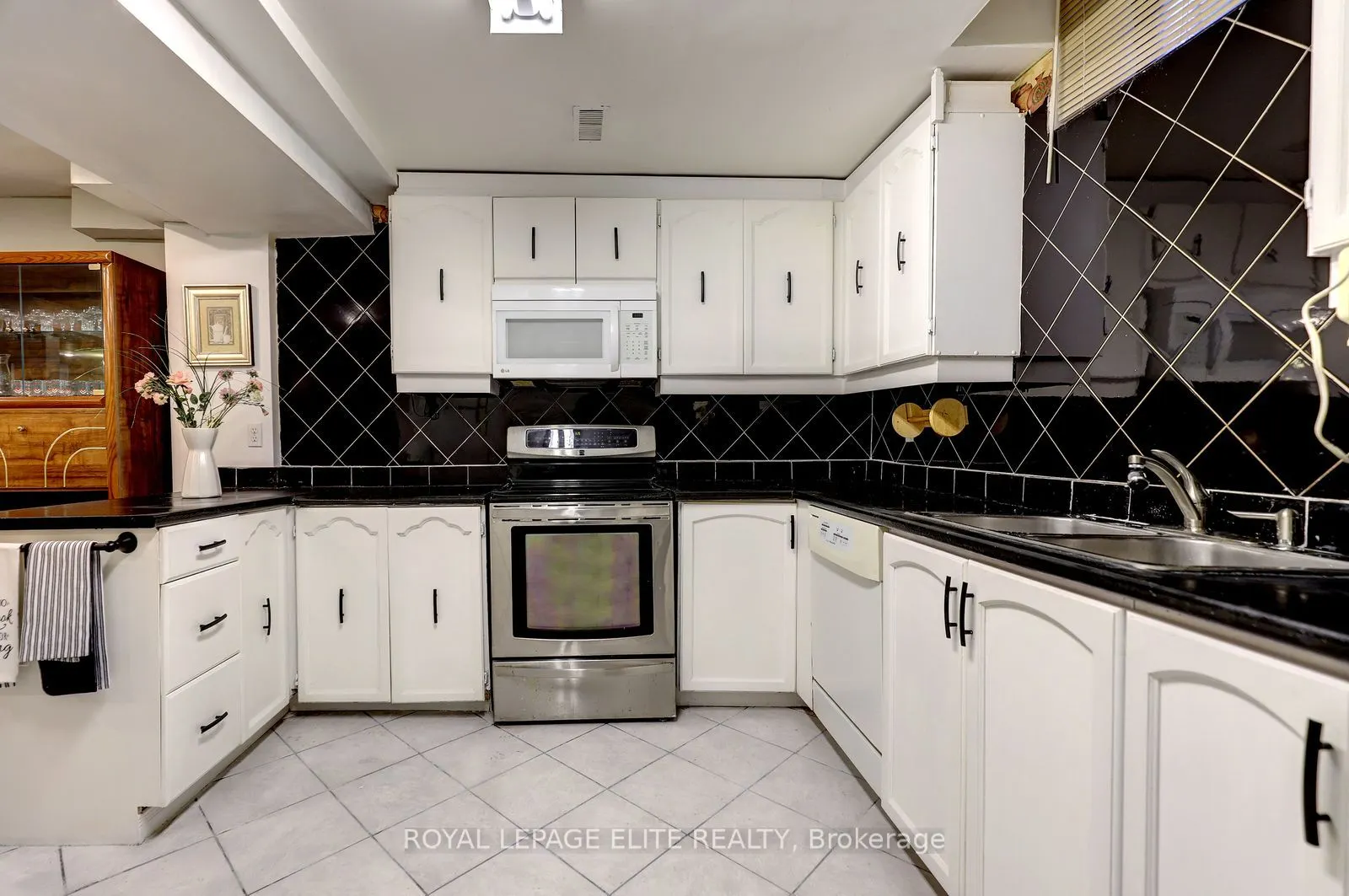5 Pinecone Way E