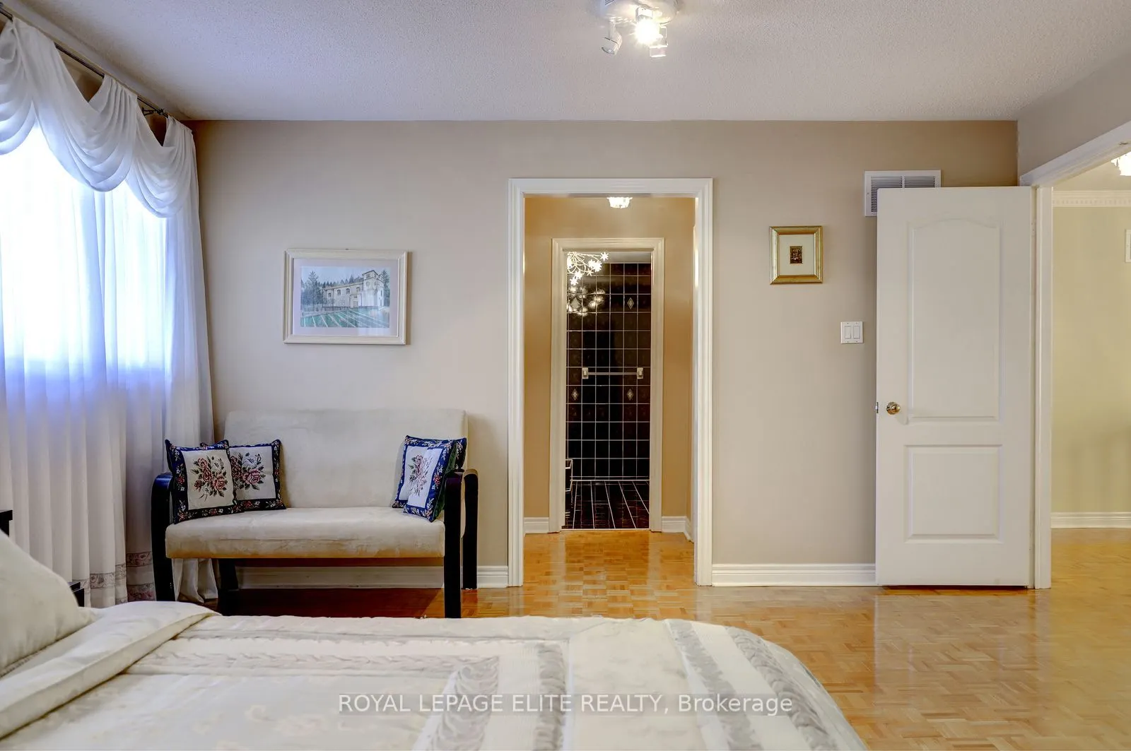 5 Pinecone Way E