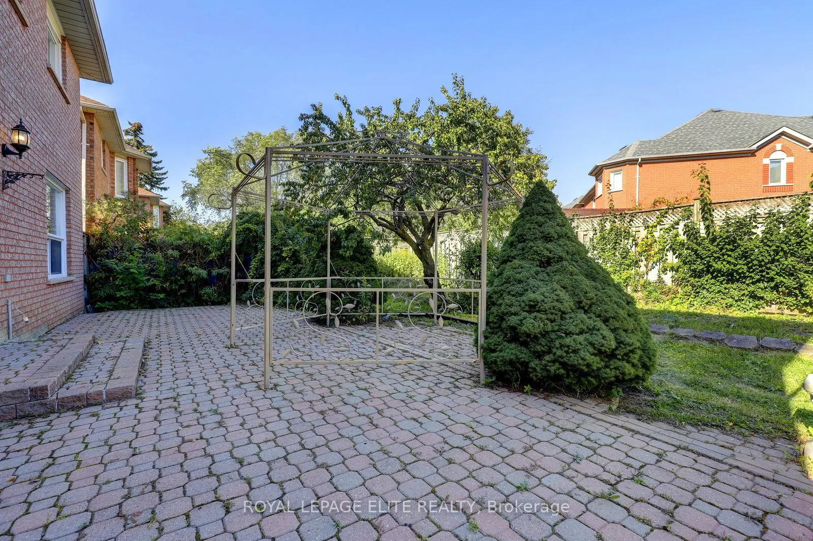5 Pinecone Way E