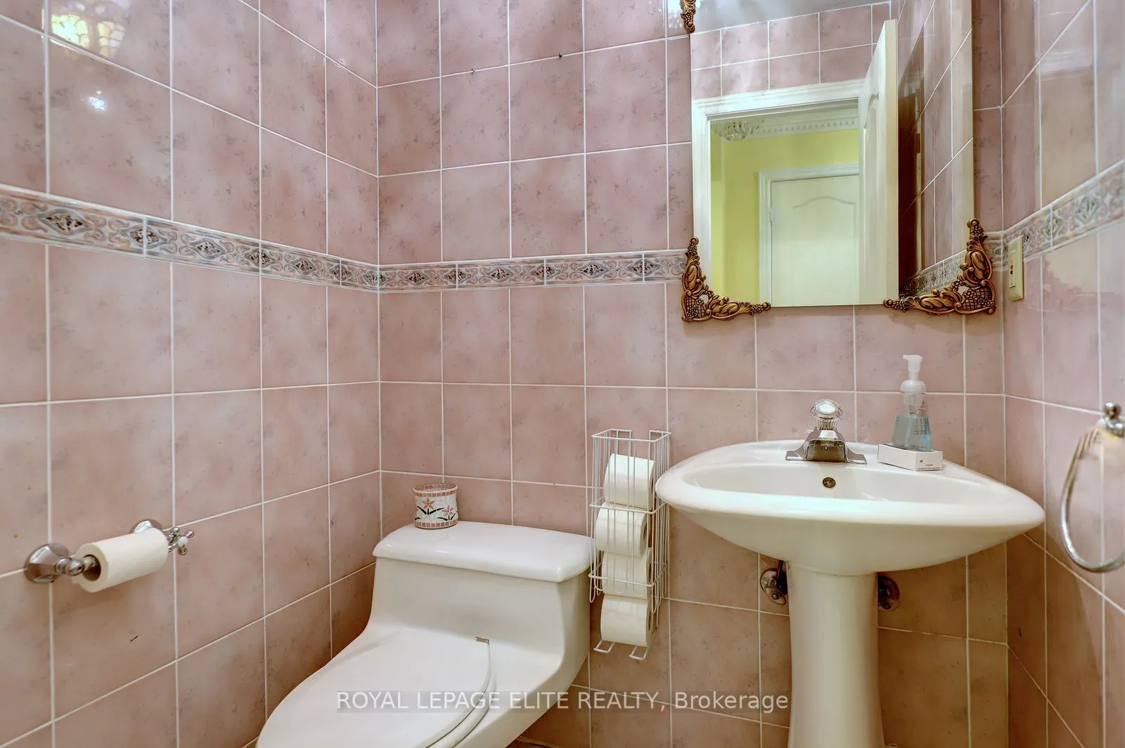 5 Pinecone Way E