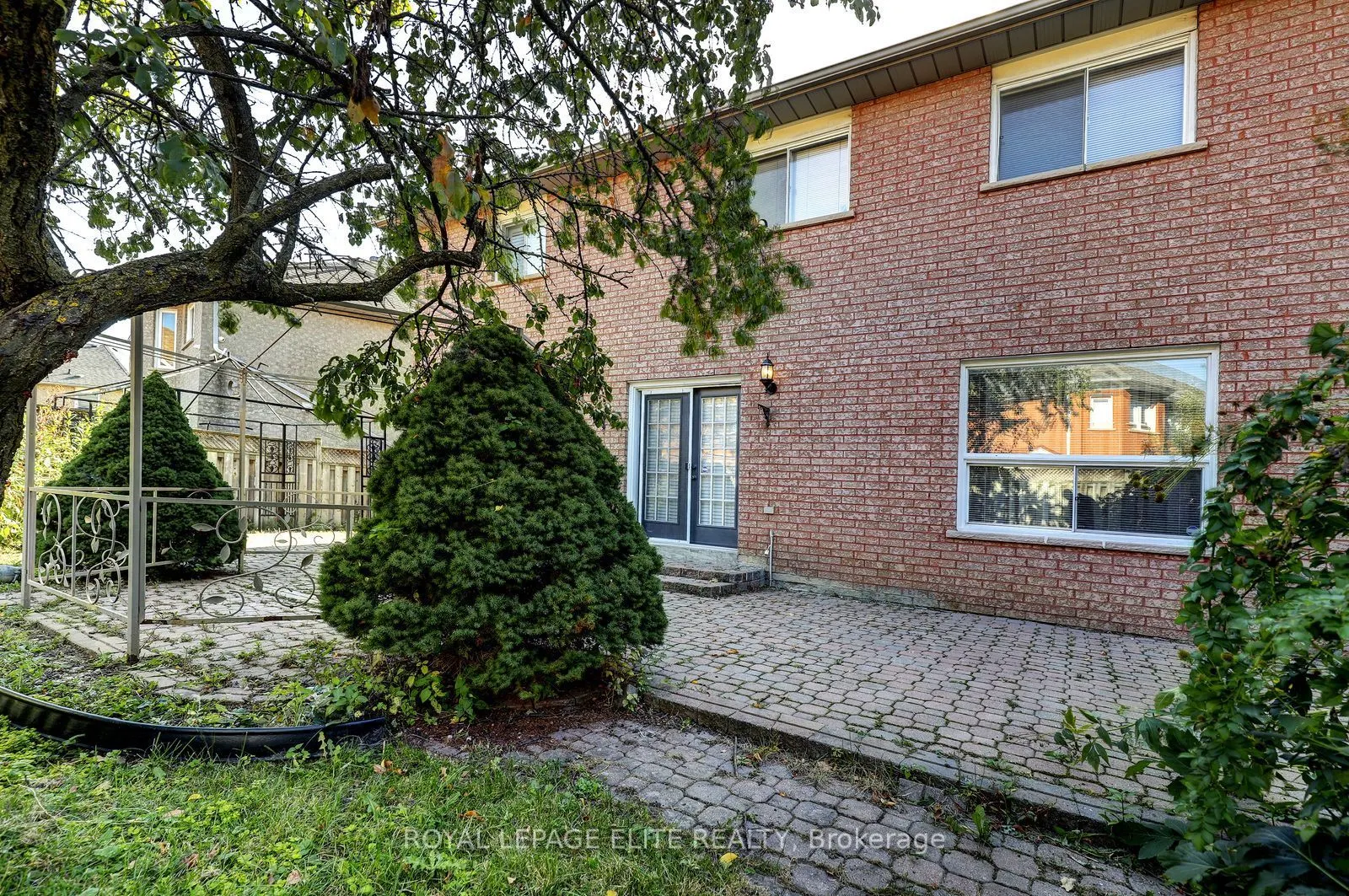 5 Pinecone Way E