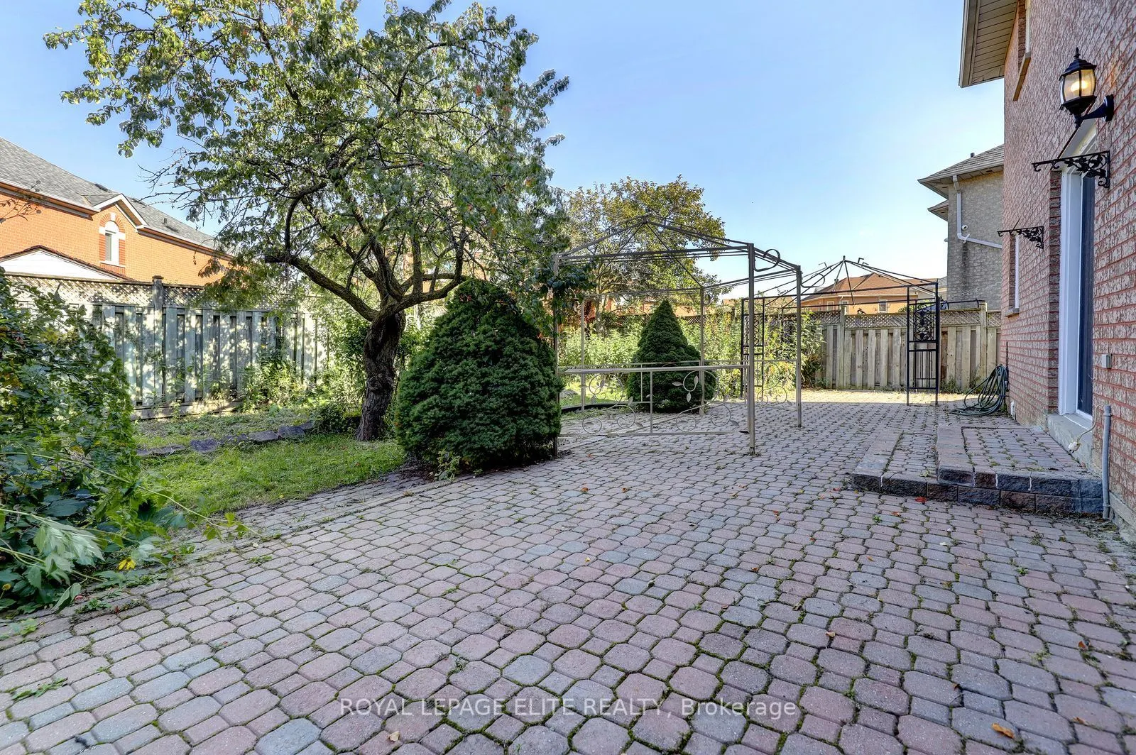 5 Pinecone Way E